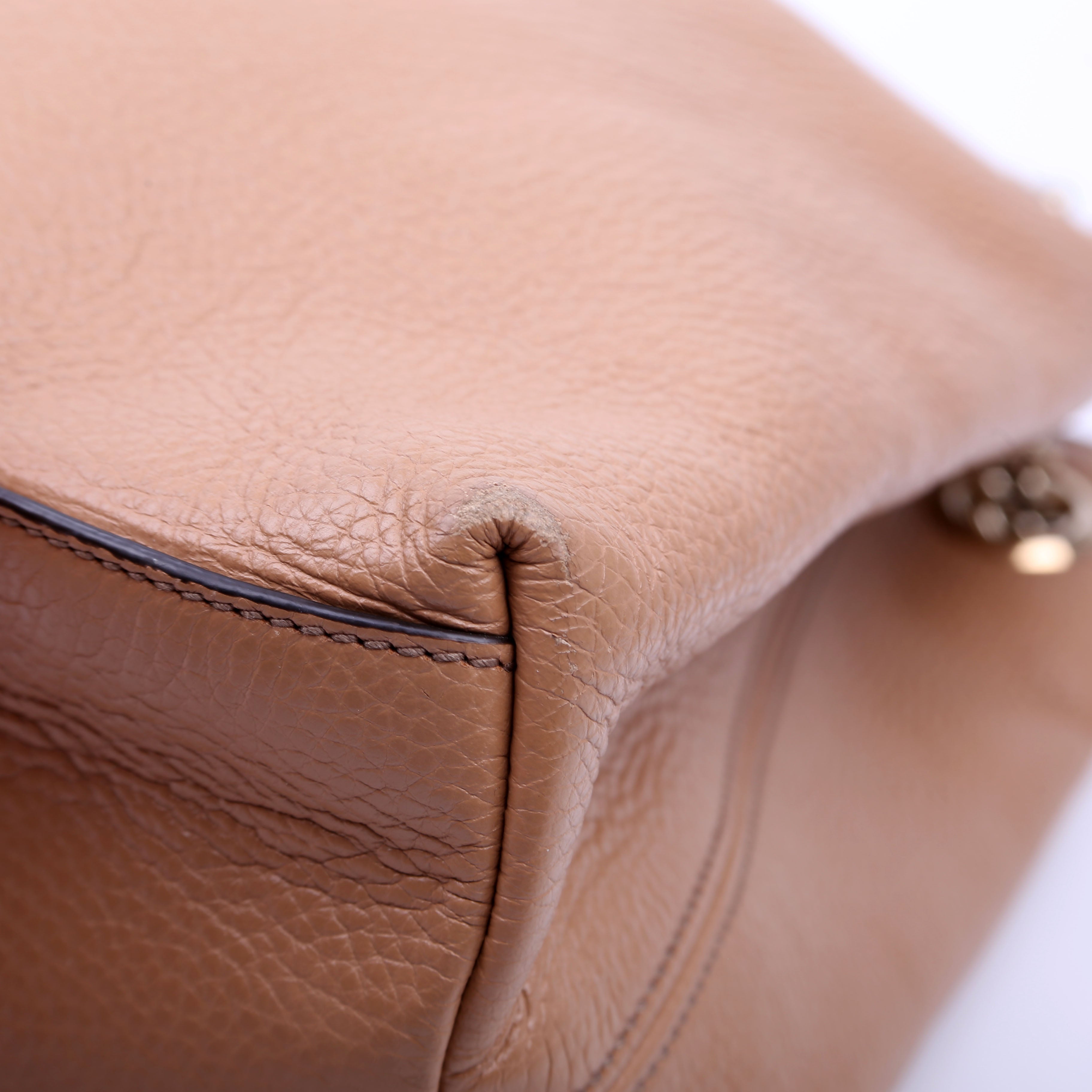 536196 Soho Chain Tote Newer Tan