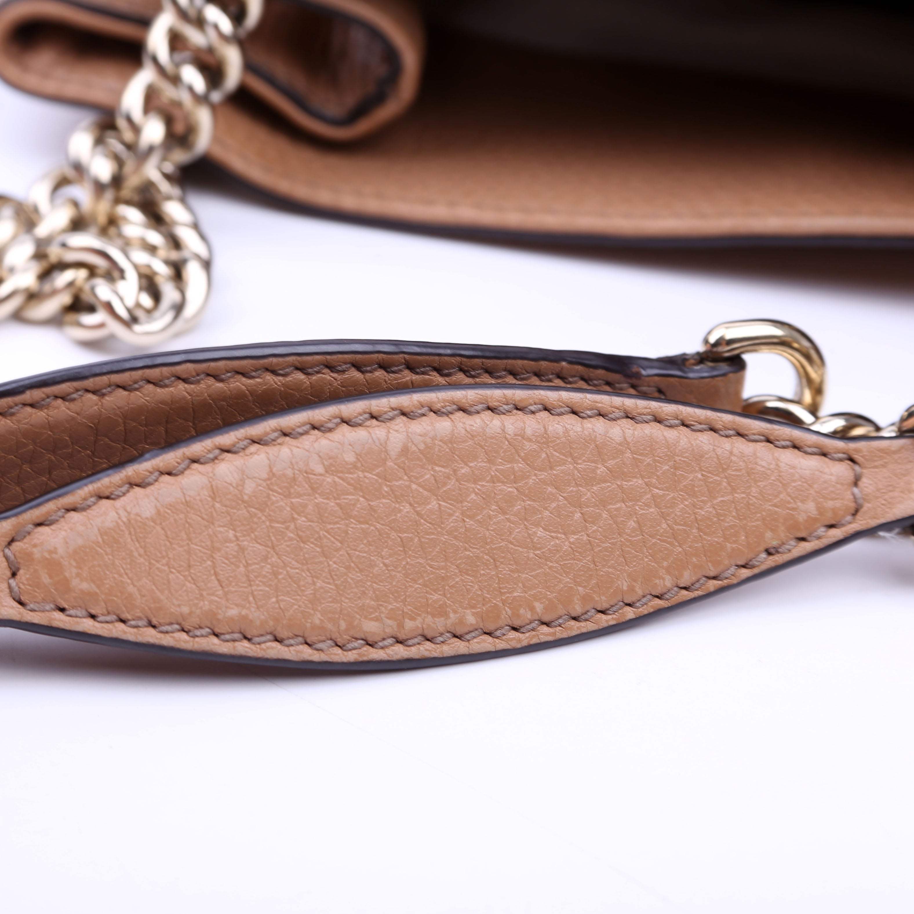 536196 Soho Chain Tote Newer Tan