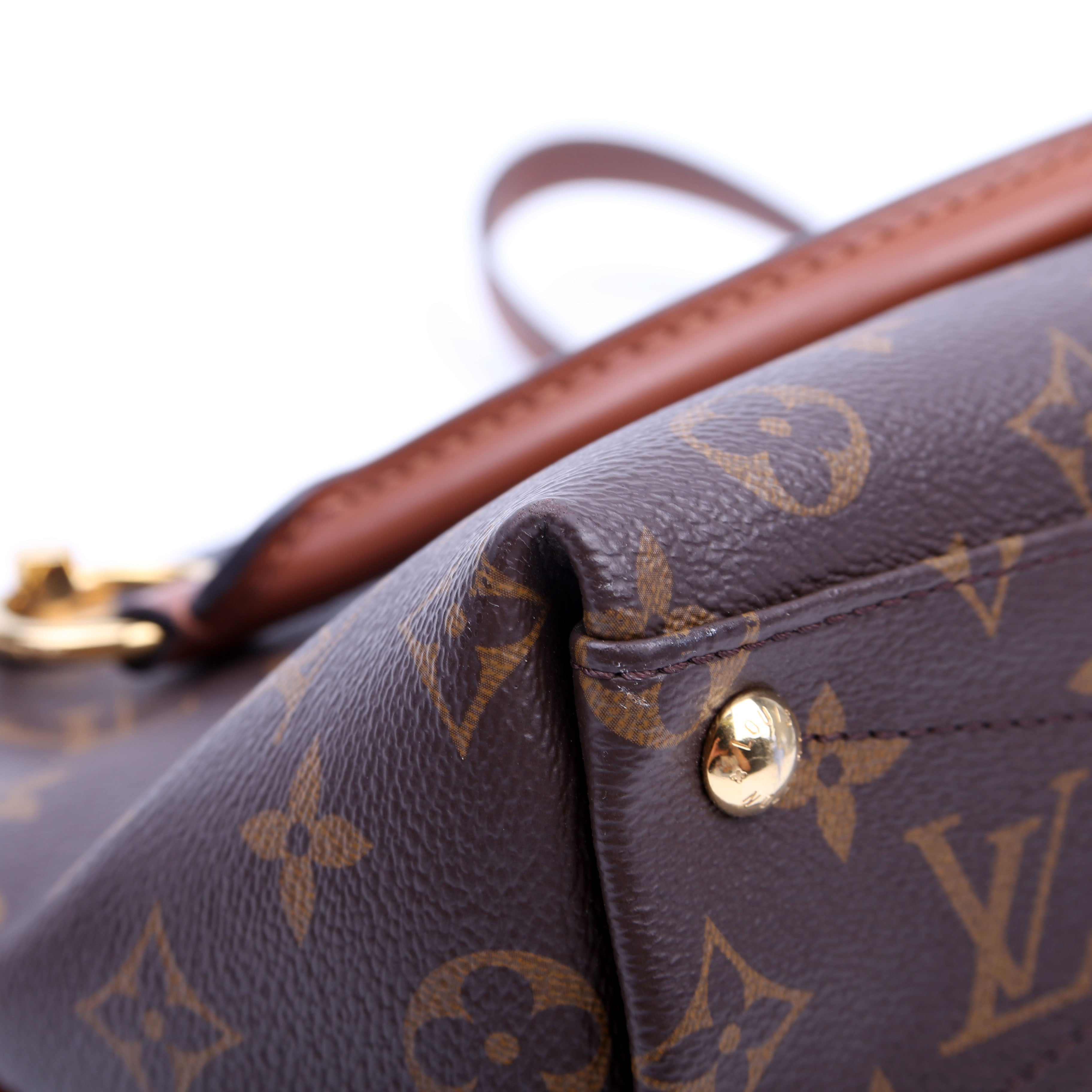 V Tote BB Monogram Black