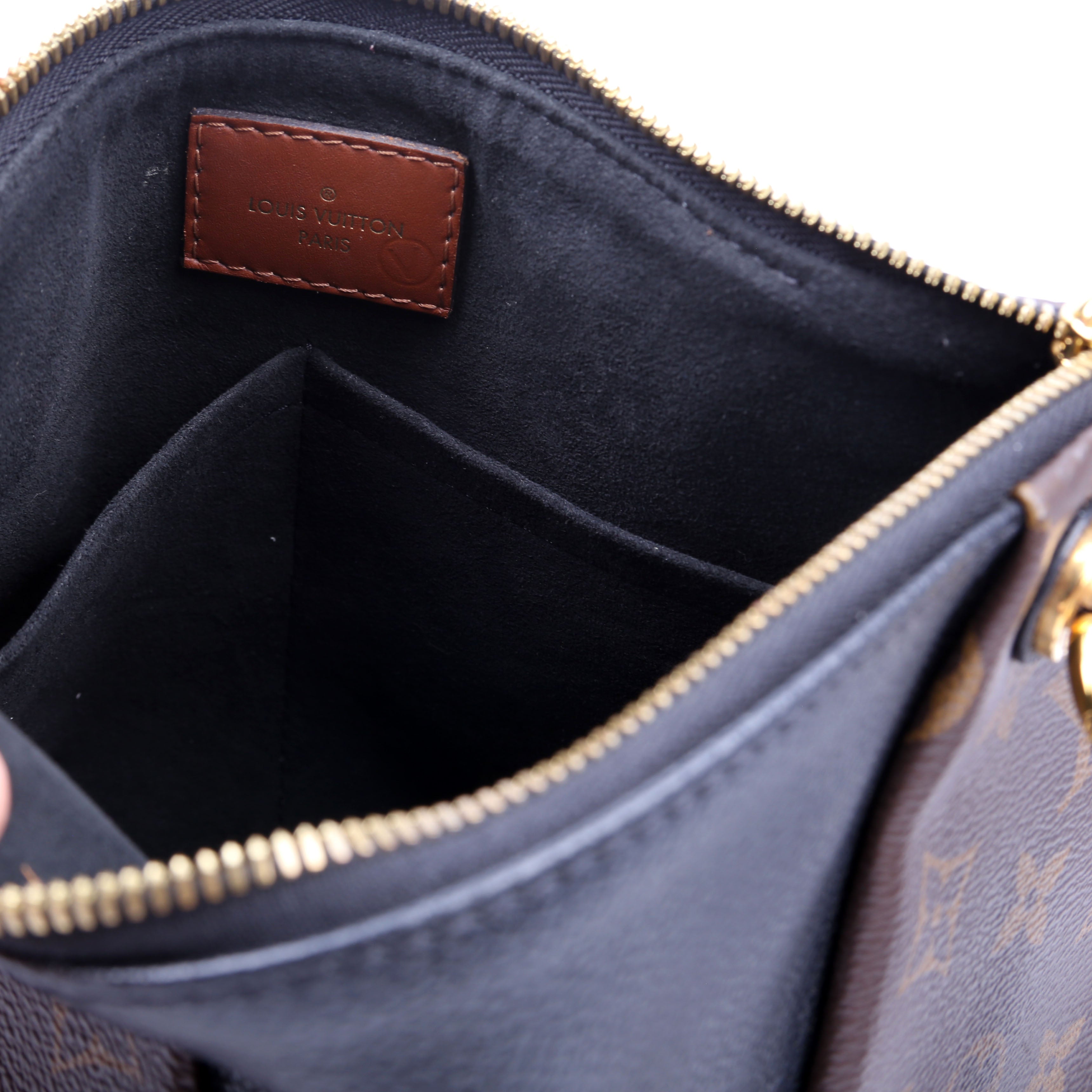 V Tote BB Monogram Black
