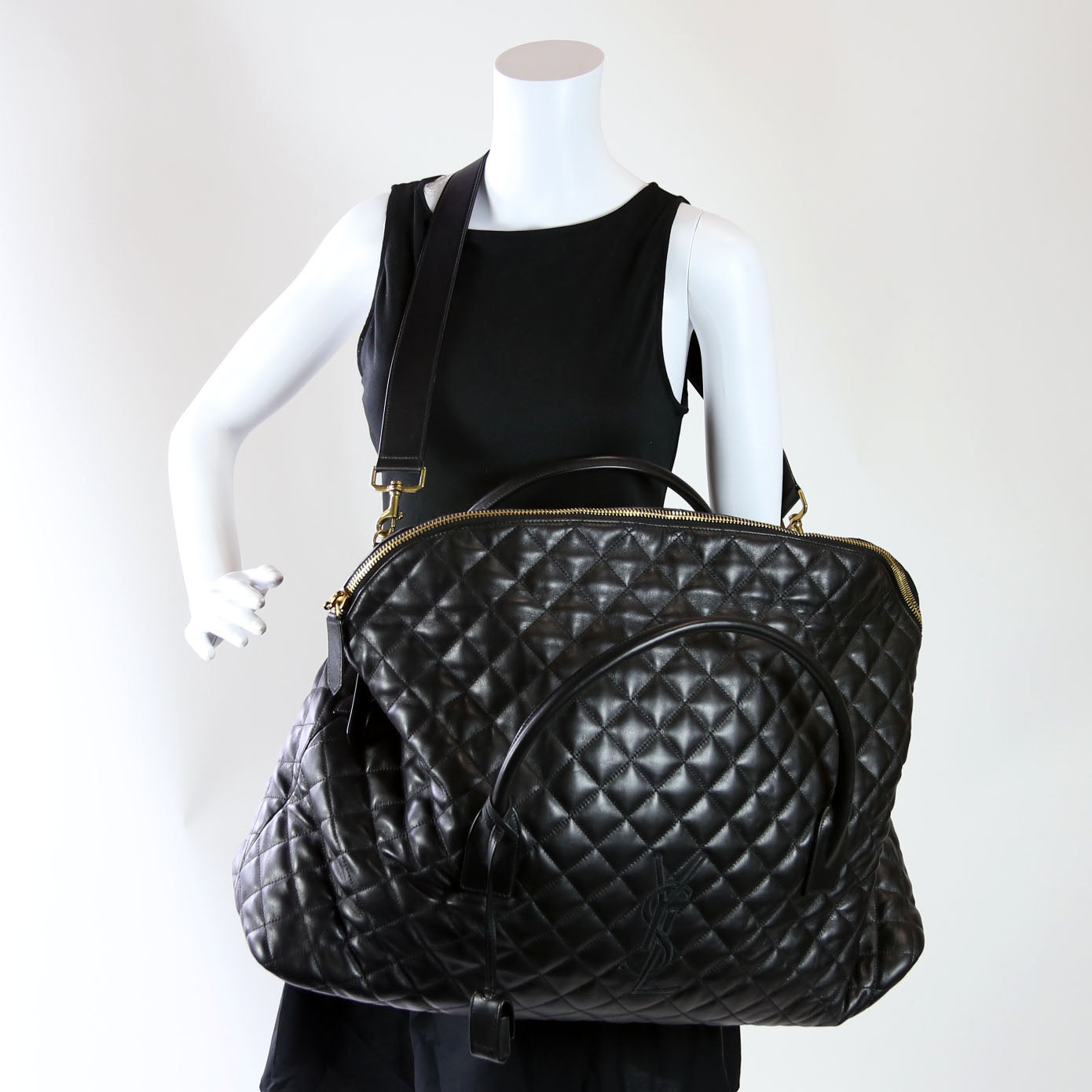736009 Es Giant Travel Bag Quilted Calskin Black/Gold