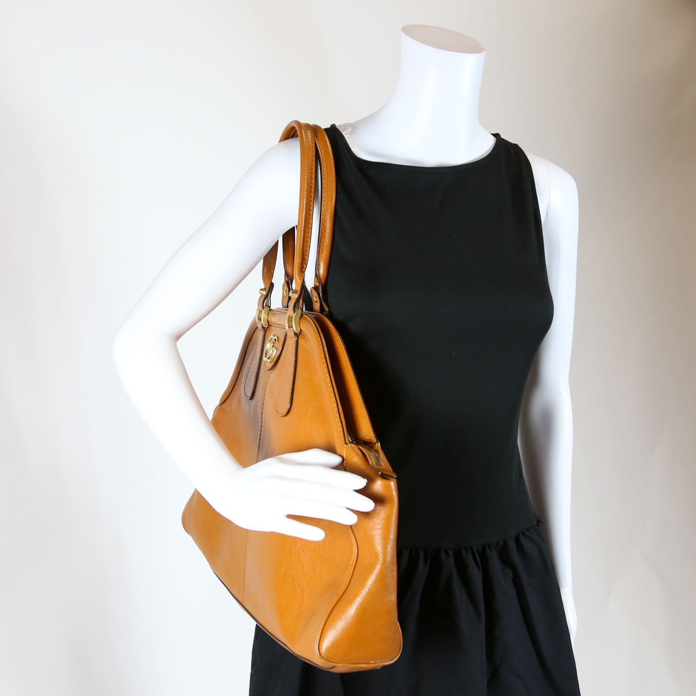 515937 Re(Belle) Large Top Handle Rust