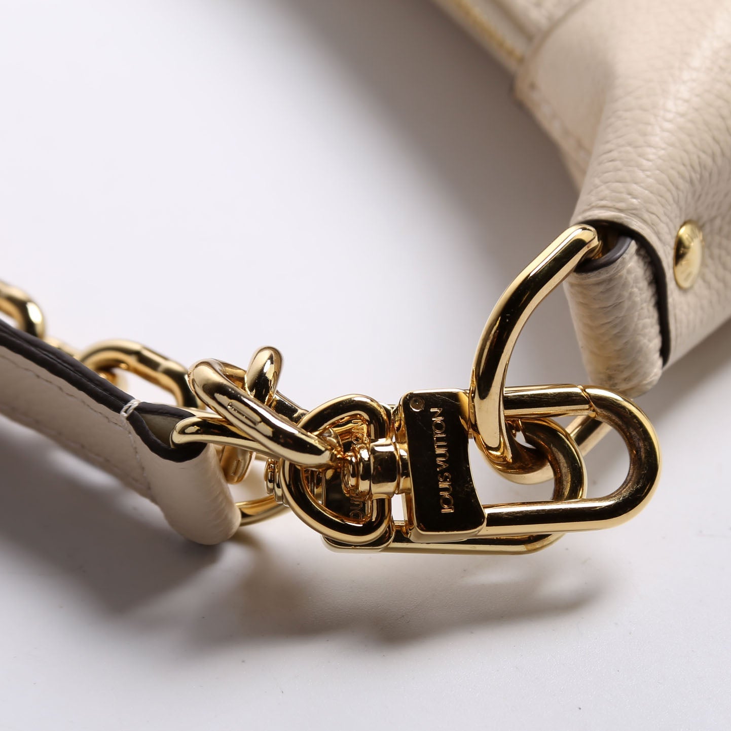 Loop Hobo Empreinte Cream