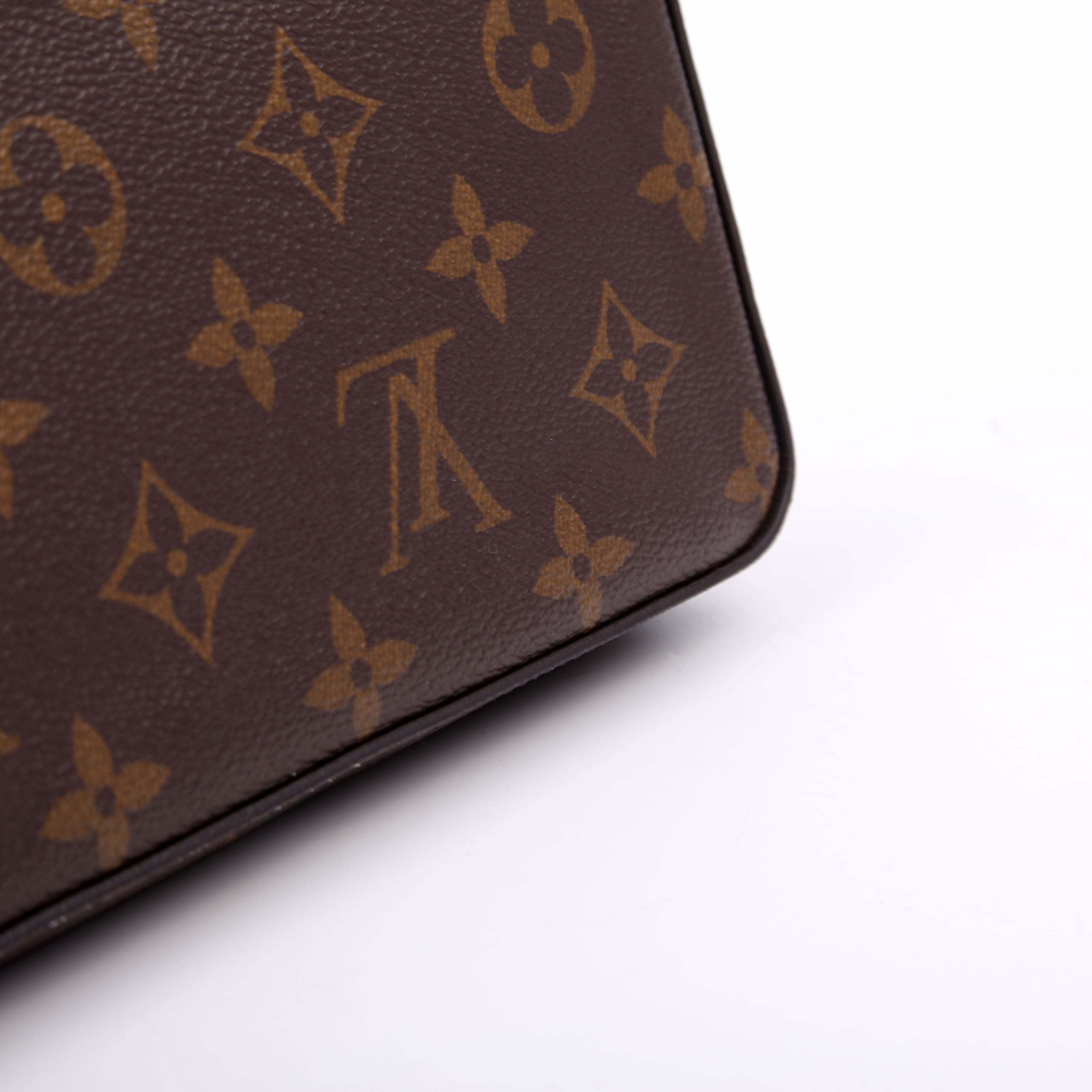 Pochette Felicie Monogram