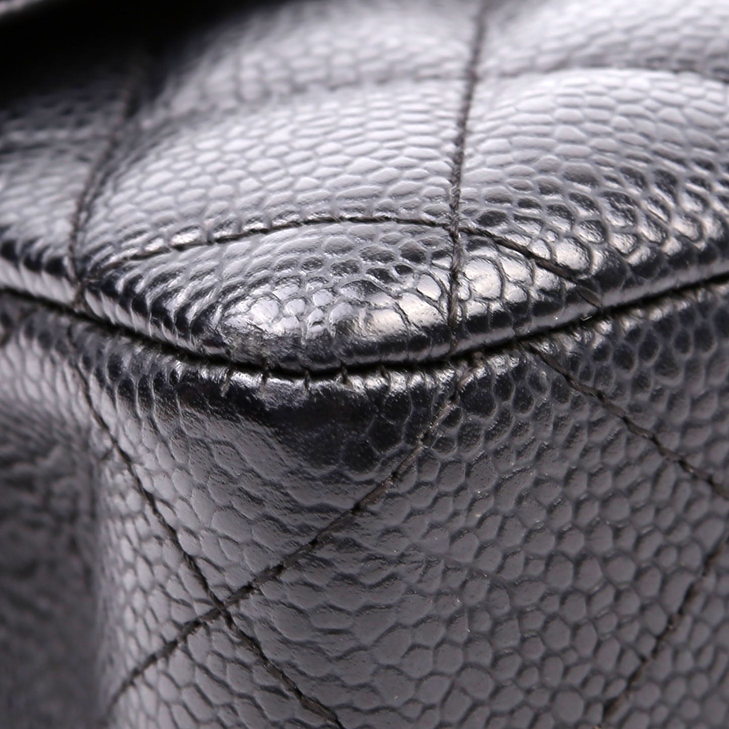 Classic Flap Medium Caviar 12M Black