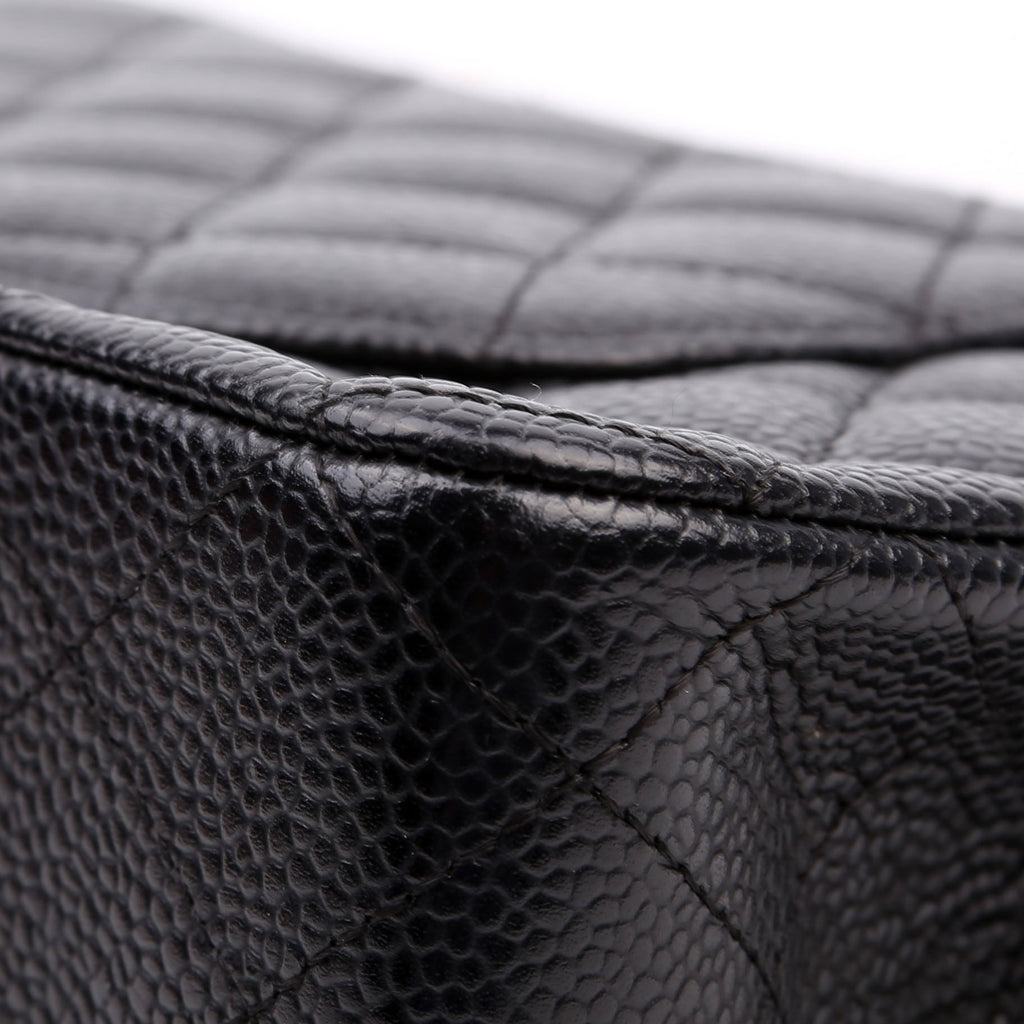 Classic Flap Medium Caviar 12M Black
