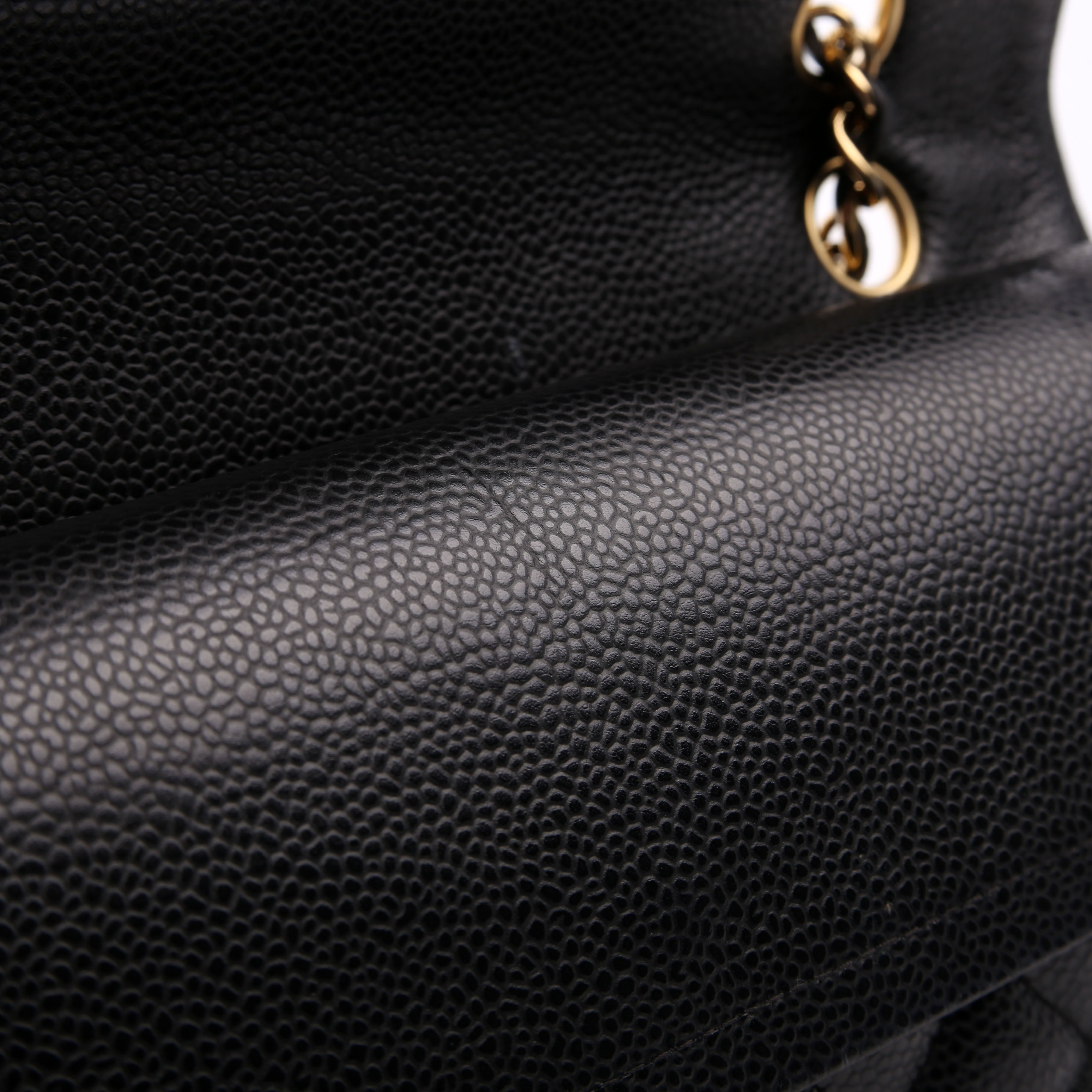 Classic Flap Medium Caviar 12M Black