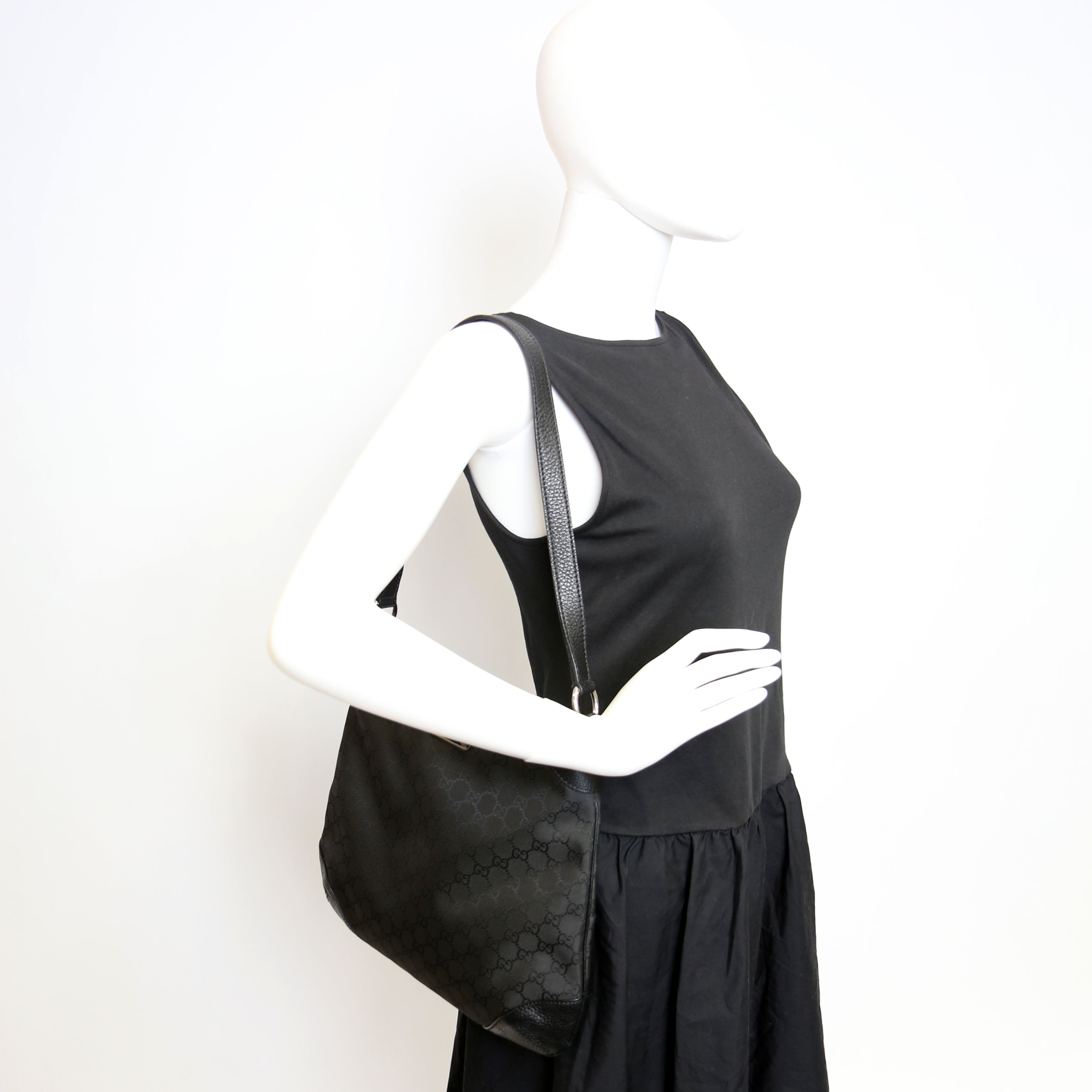 196140 GG Canvas Capri Shoulder Bag