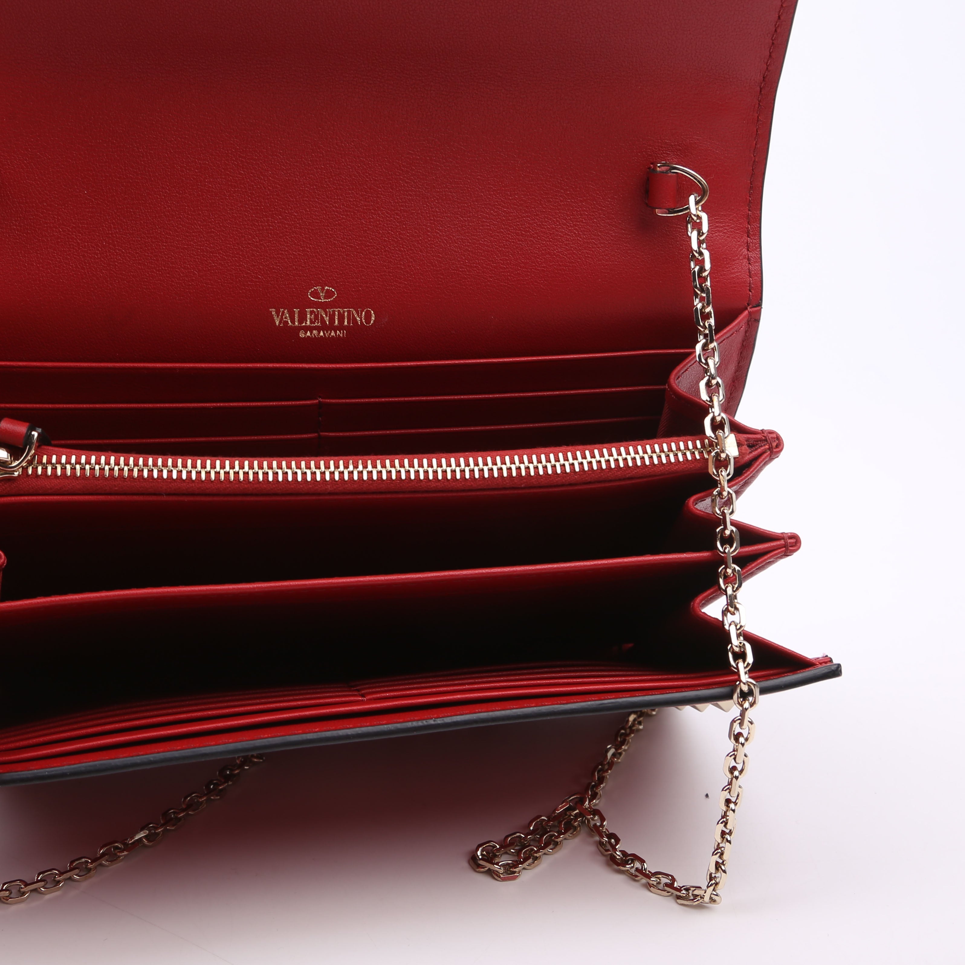 Rockstud Wallet on Chain Red
