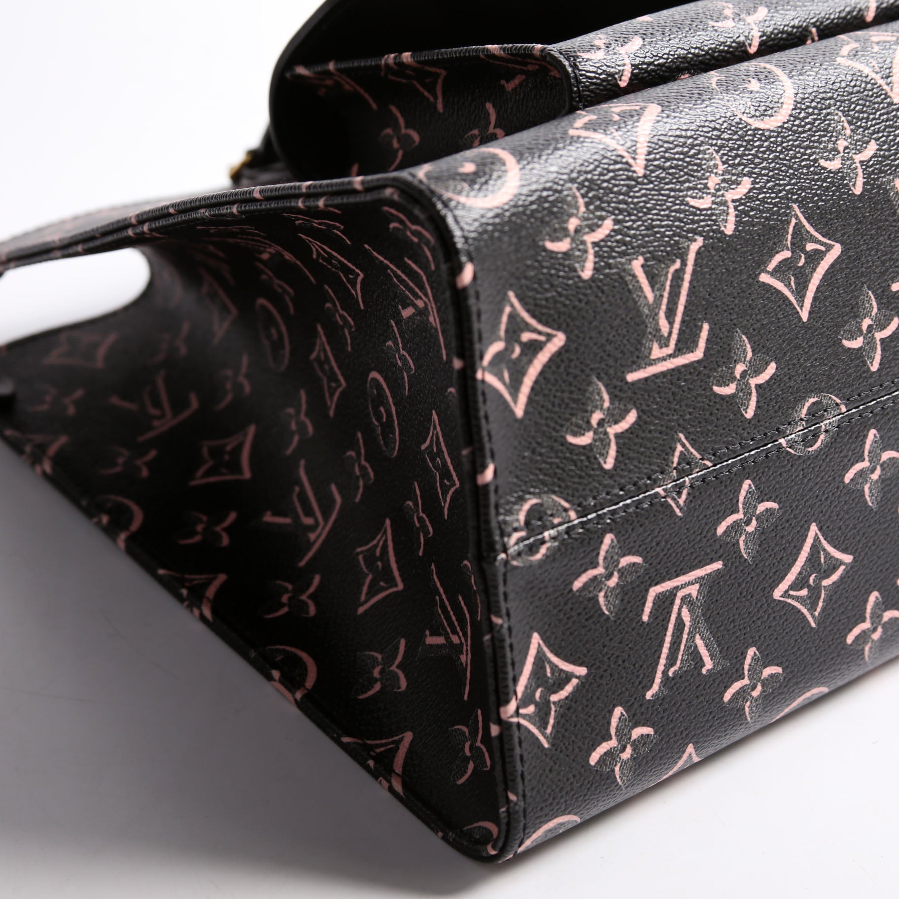 Onthego MM Fall For You Monogram Black/Pink