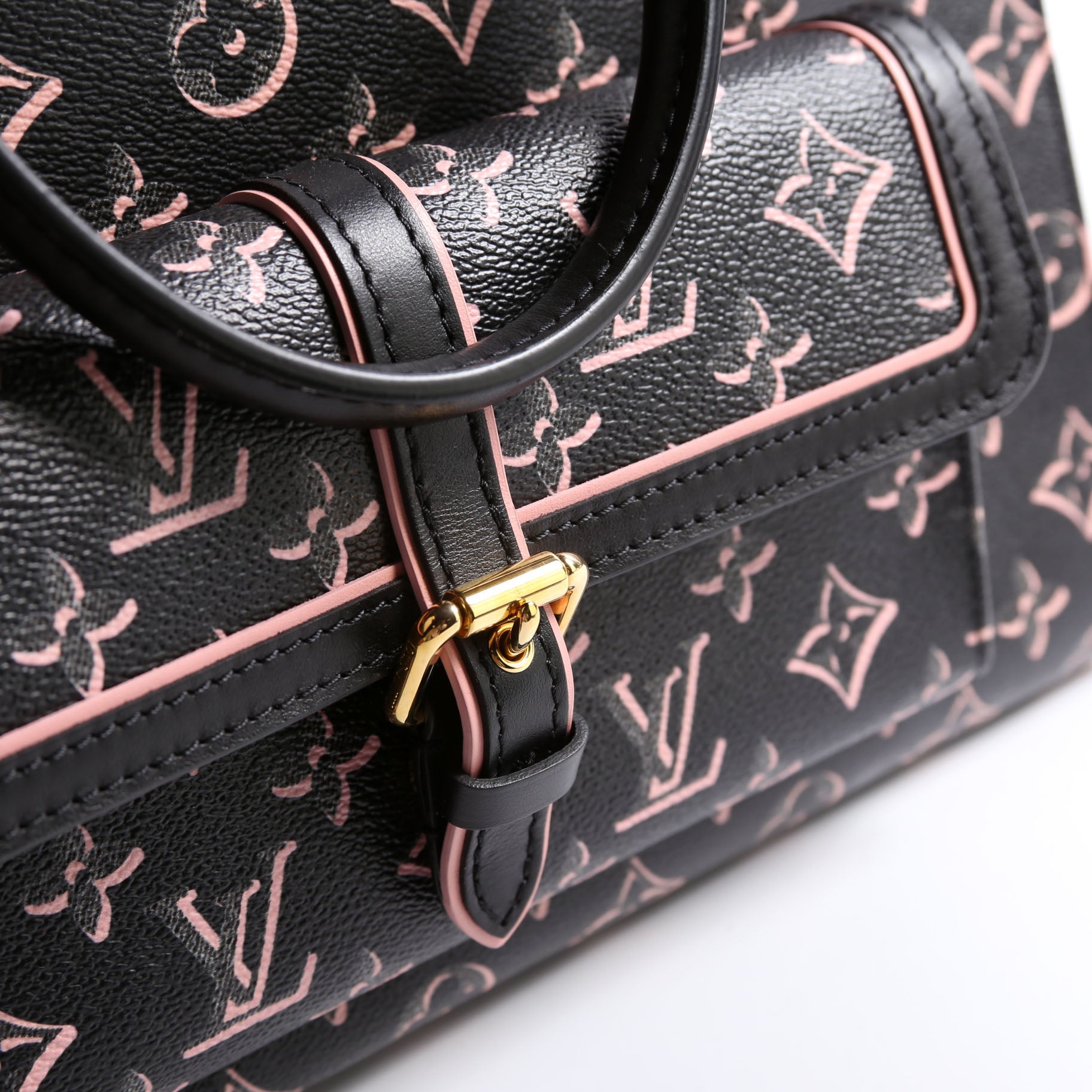 Onthego MM Fall For You Monogram Black/Pink