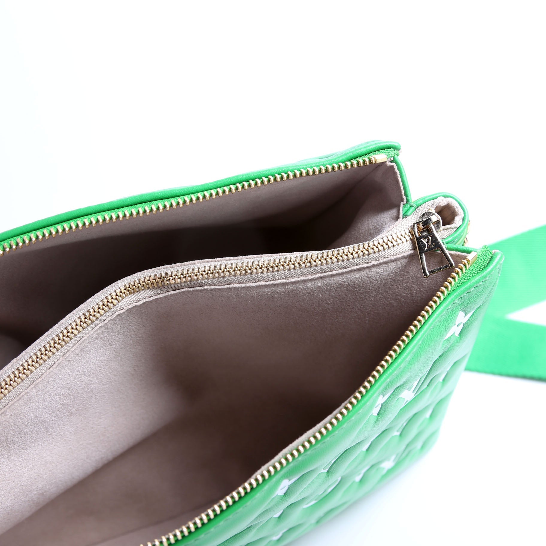 Coussin PM LV Match Lambskin Monogram Green/White