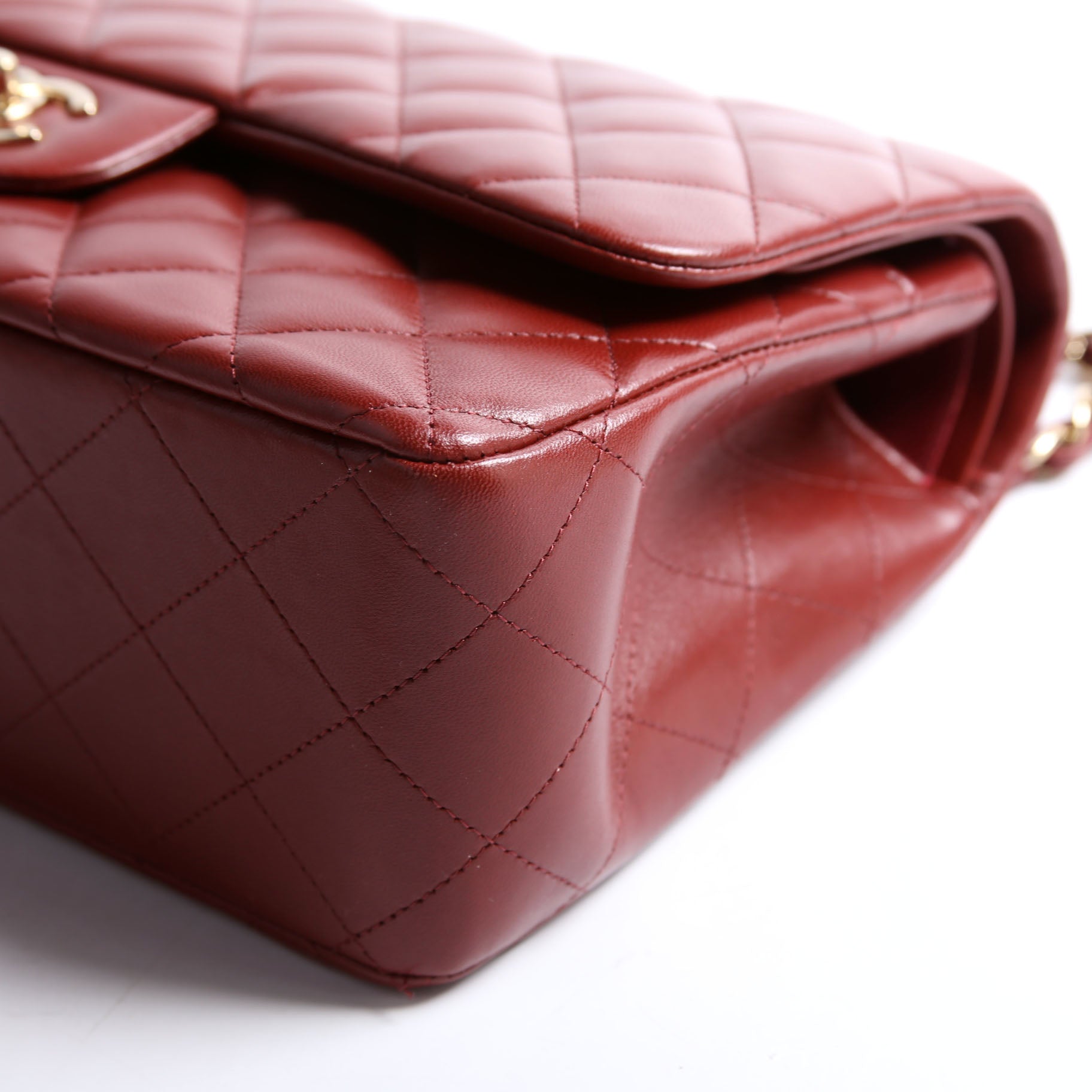 Classic Flap Jumbo Lambskin 21-24m Burgundy/Gold