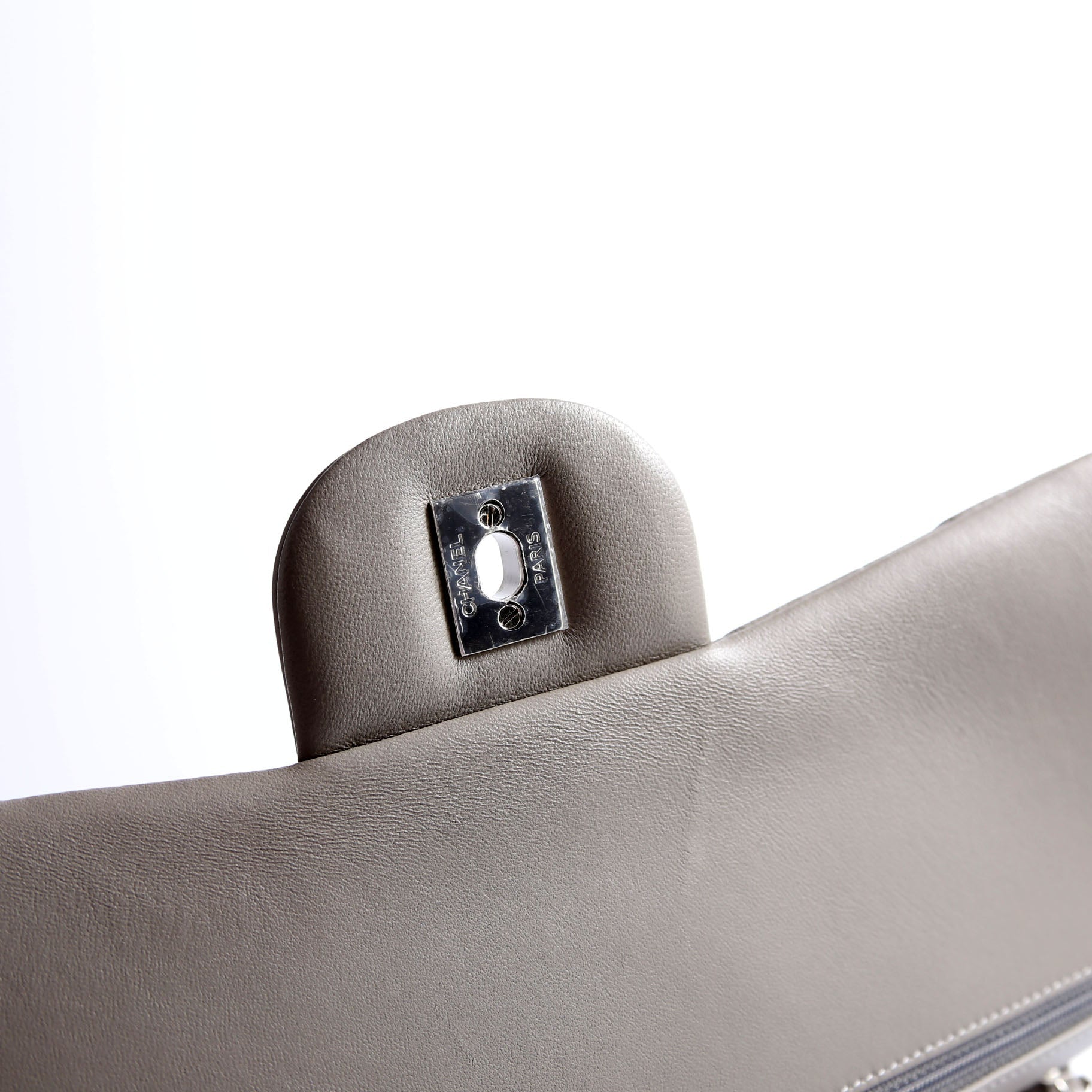 Classic Flap Jumbo Lambskin 25-28M Gray/Silver