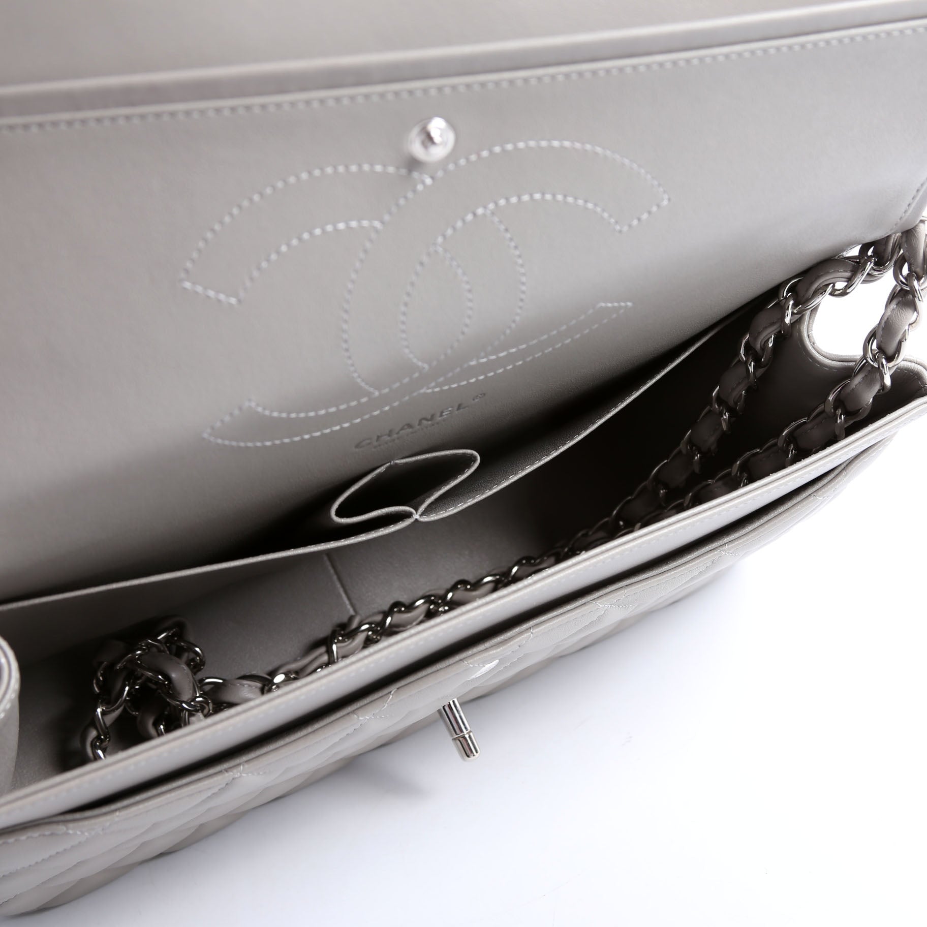 Classic Flap Jumbo Lambskin 25-28M Gray/Silver