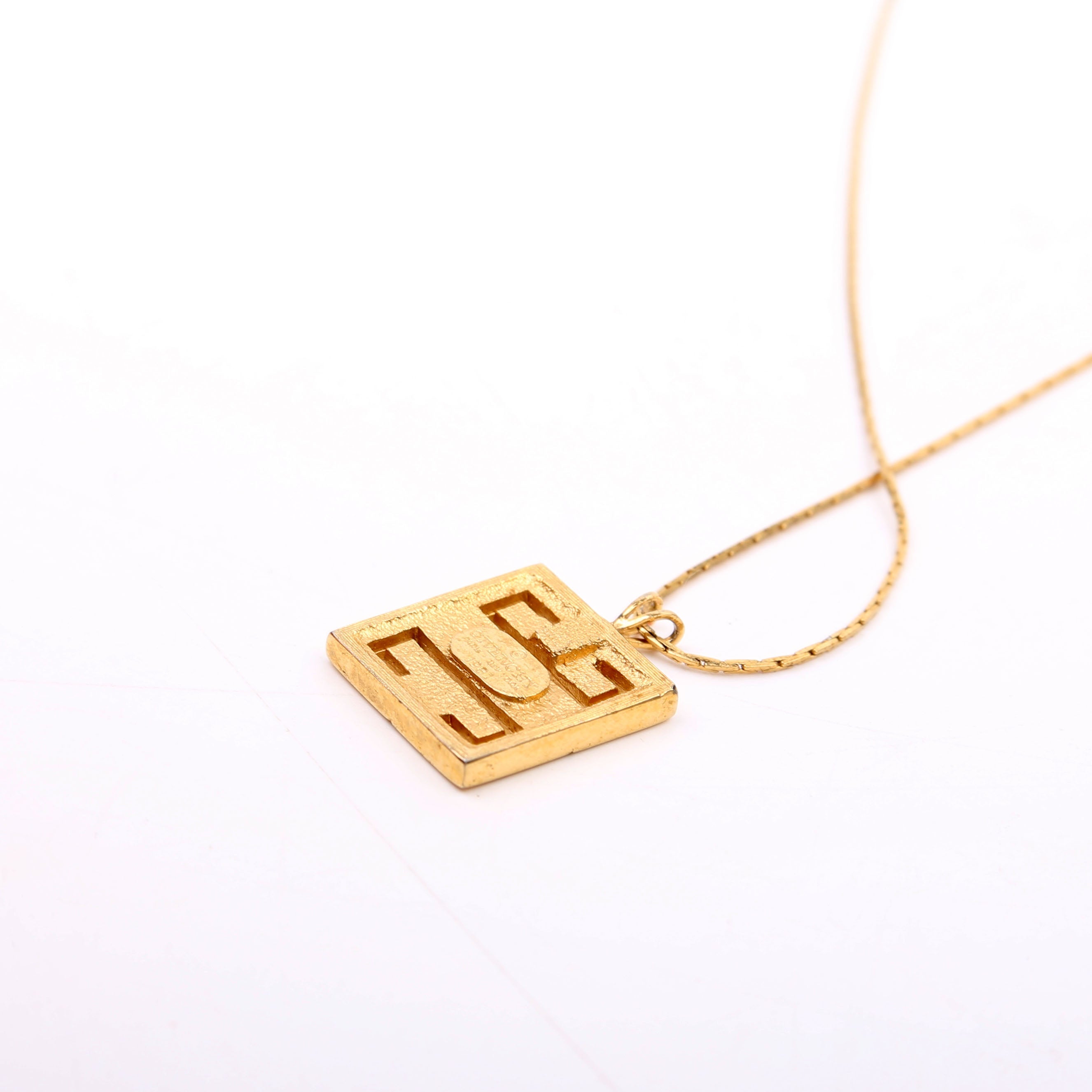 Vintage Logo Pendant Necklace Gold