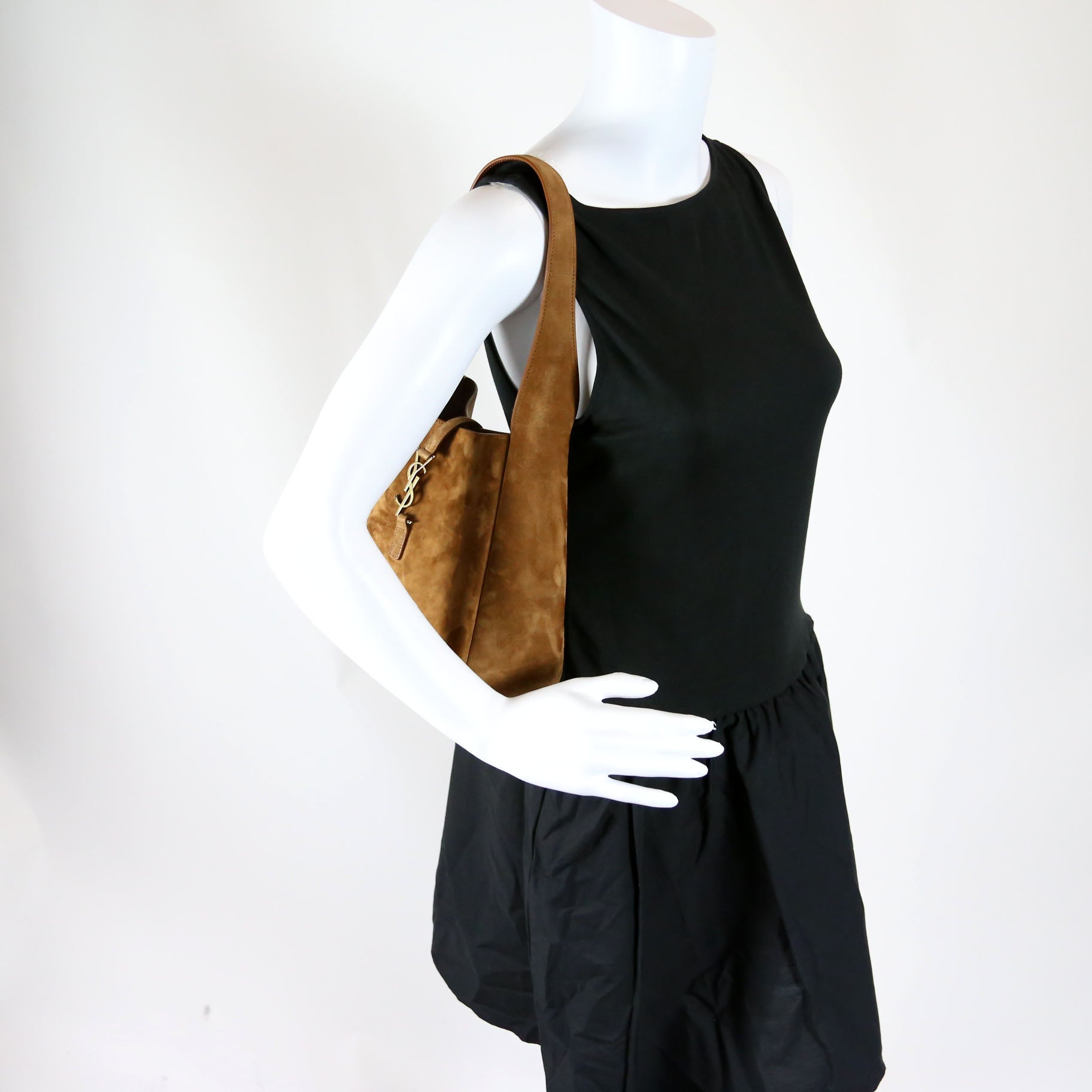 713938 Le 5 A 7 Suede Small Hobo Brown/Gold