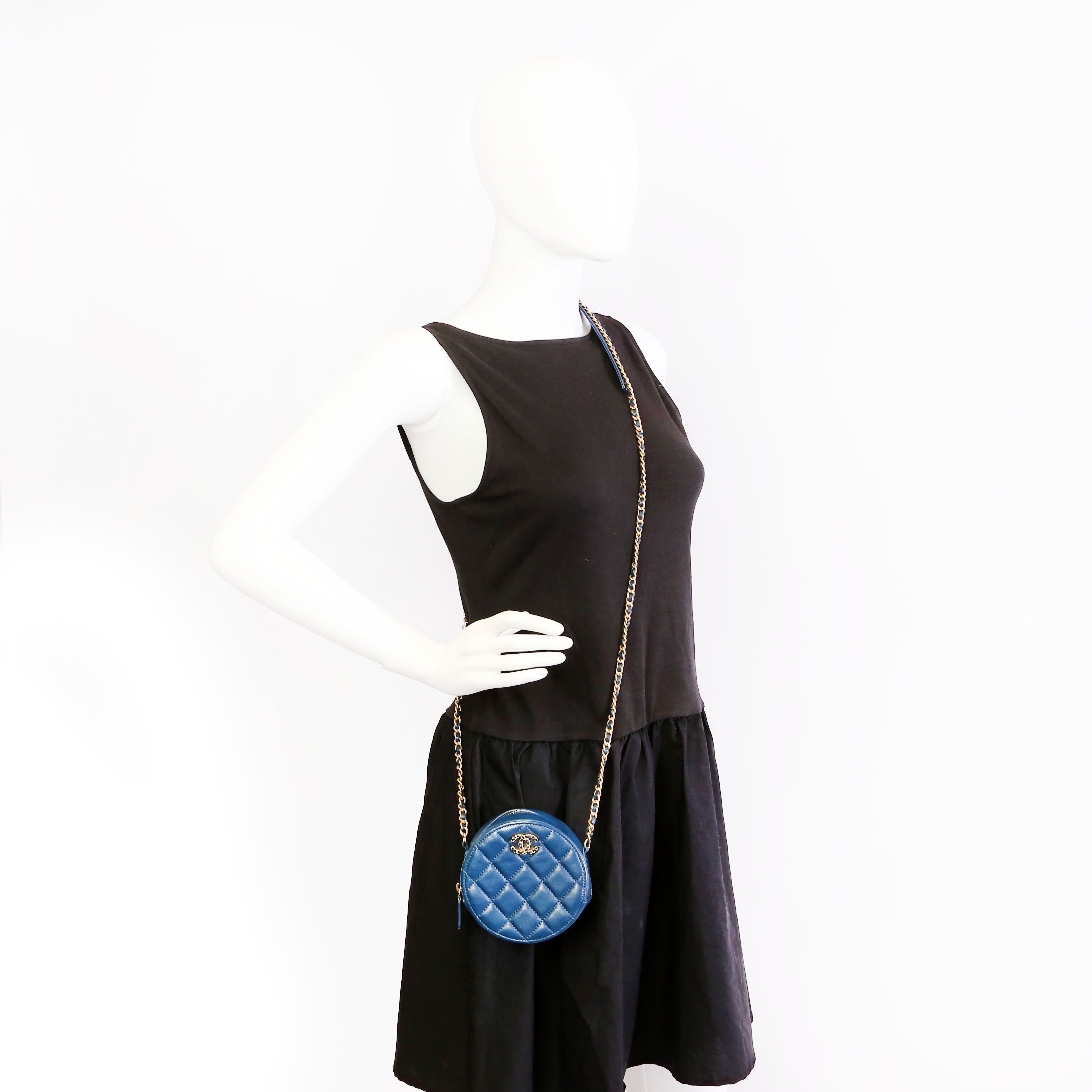 Infinity Round Clutch With Chain Quilted Lambskin 28M Blue
