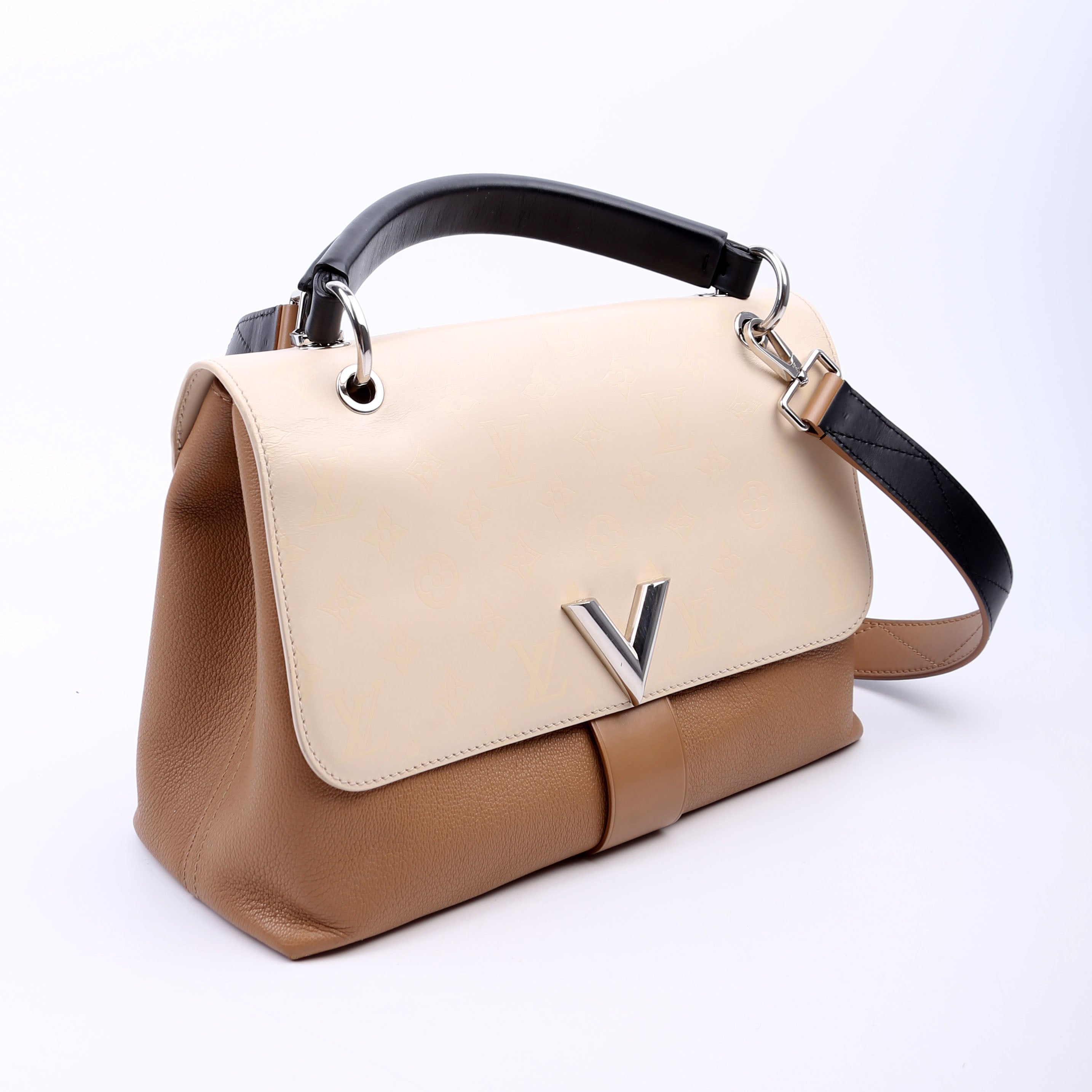 Very One Handle monogram Calfskin Tan
