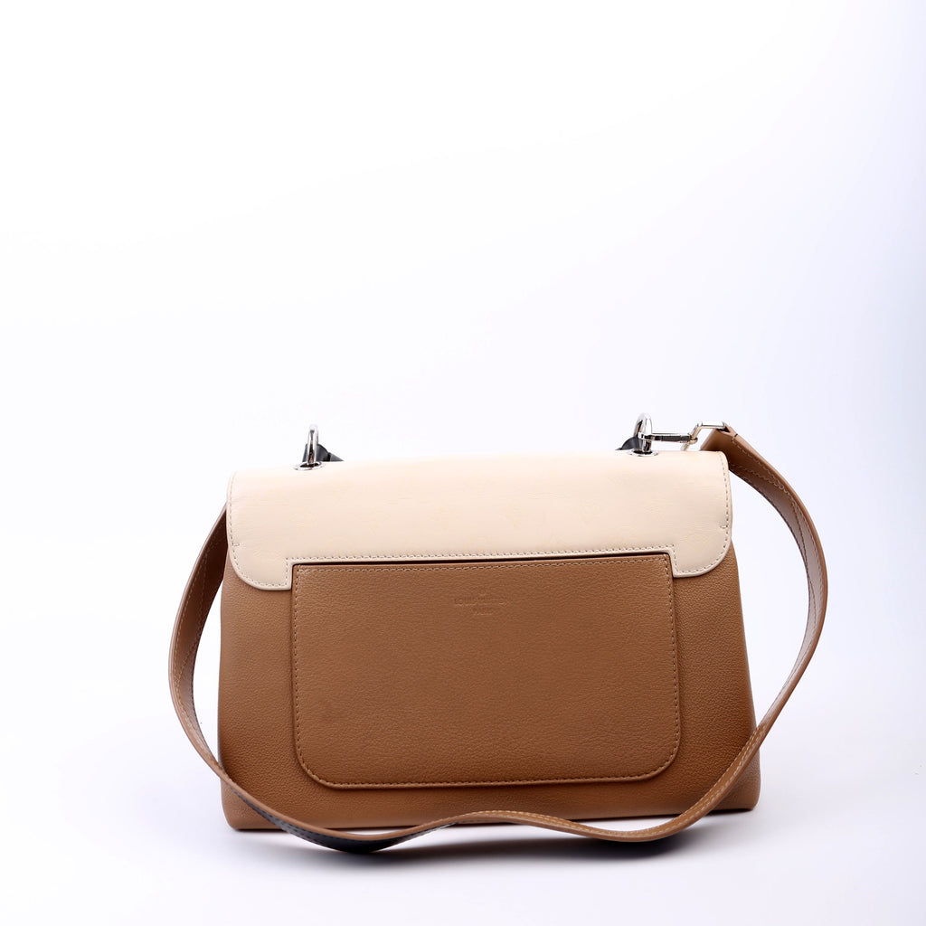 Very One Handle monogram Calfskin Tan