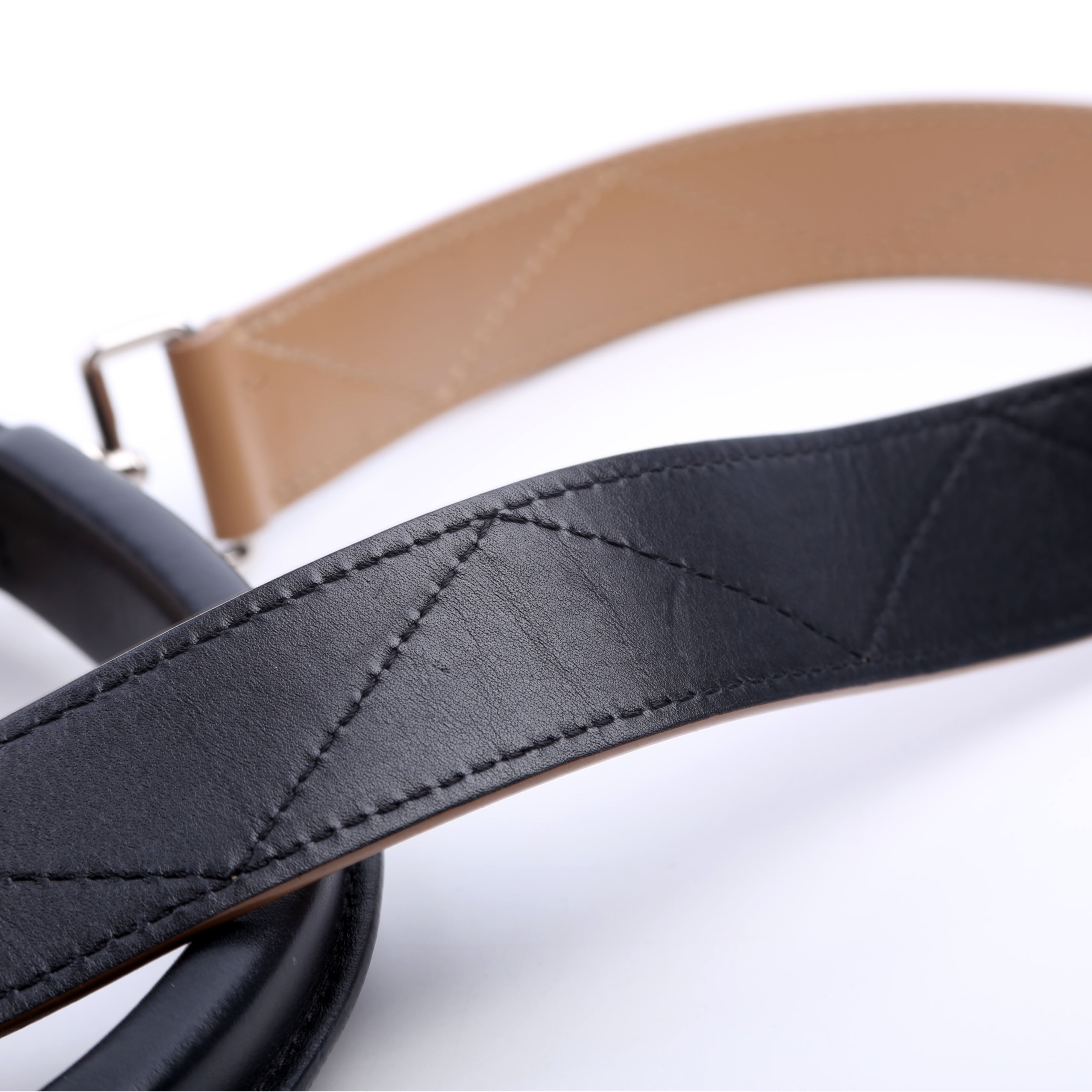 Very One Handle monogram Calfskin Tan