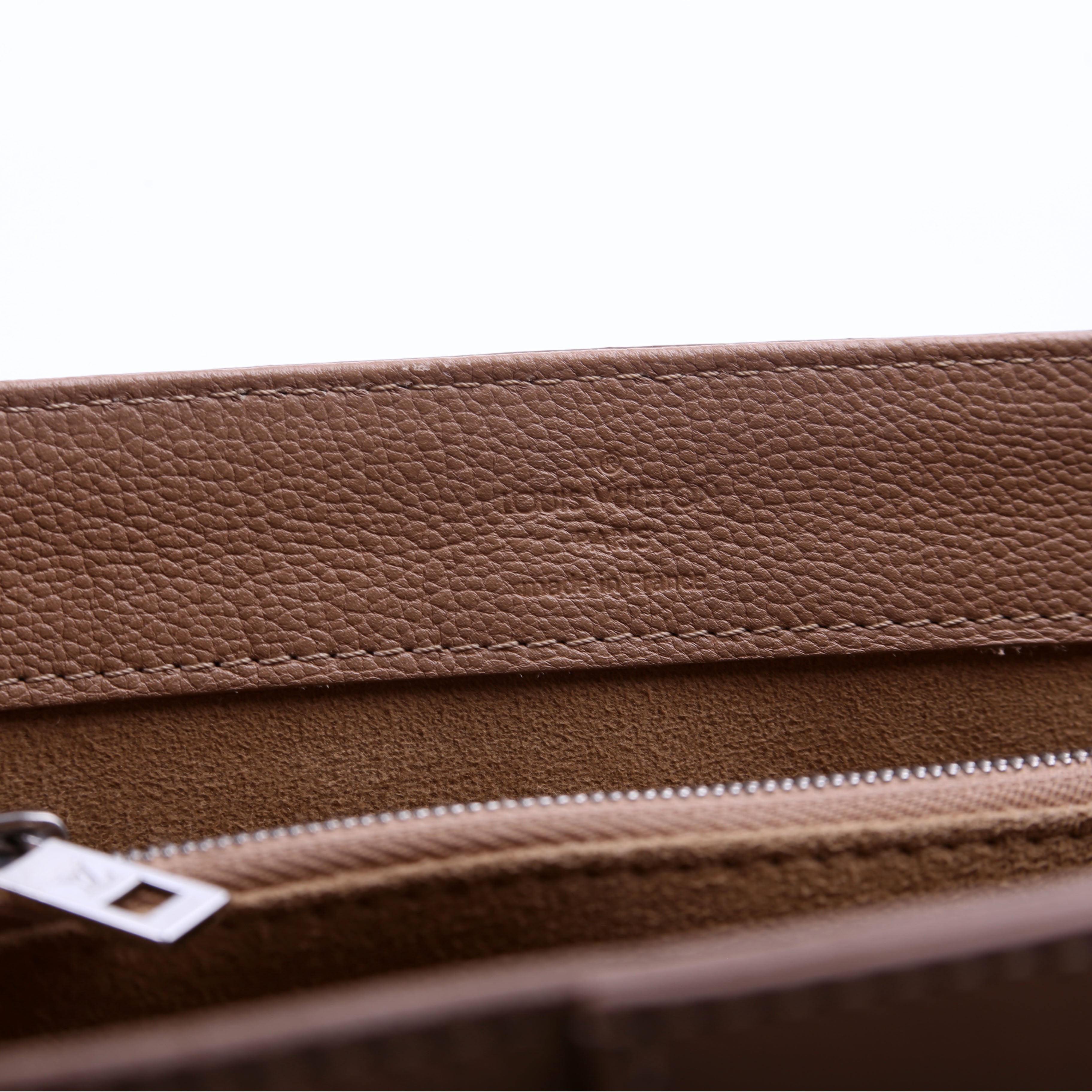 Very One Handle monogram Calfskin Tan