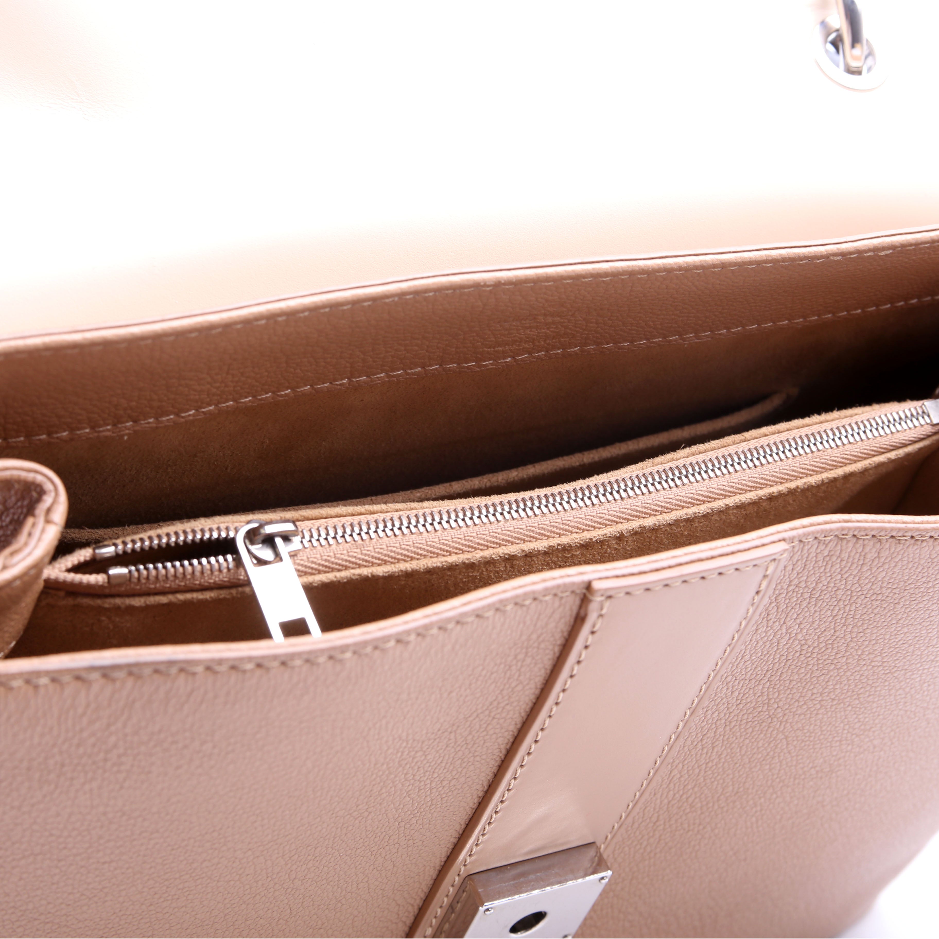 Very One Handle monogram Calfskin Tan