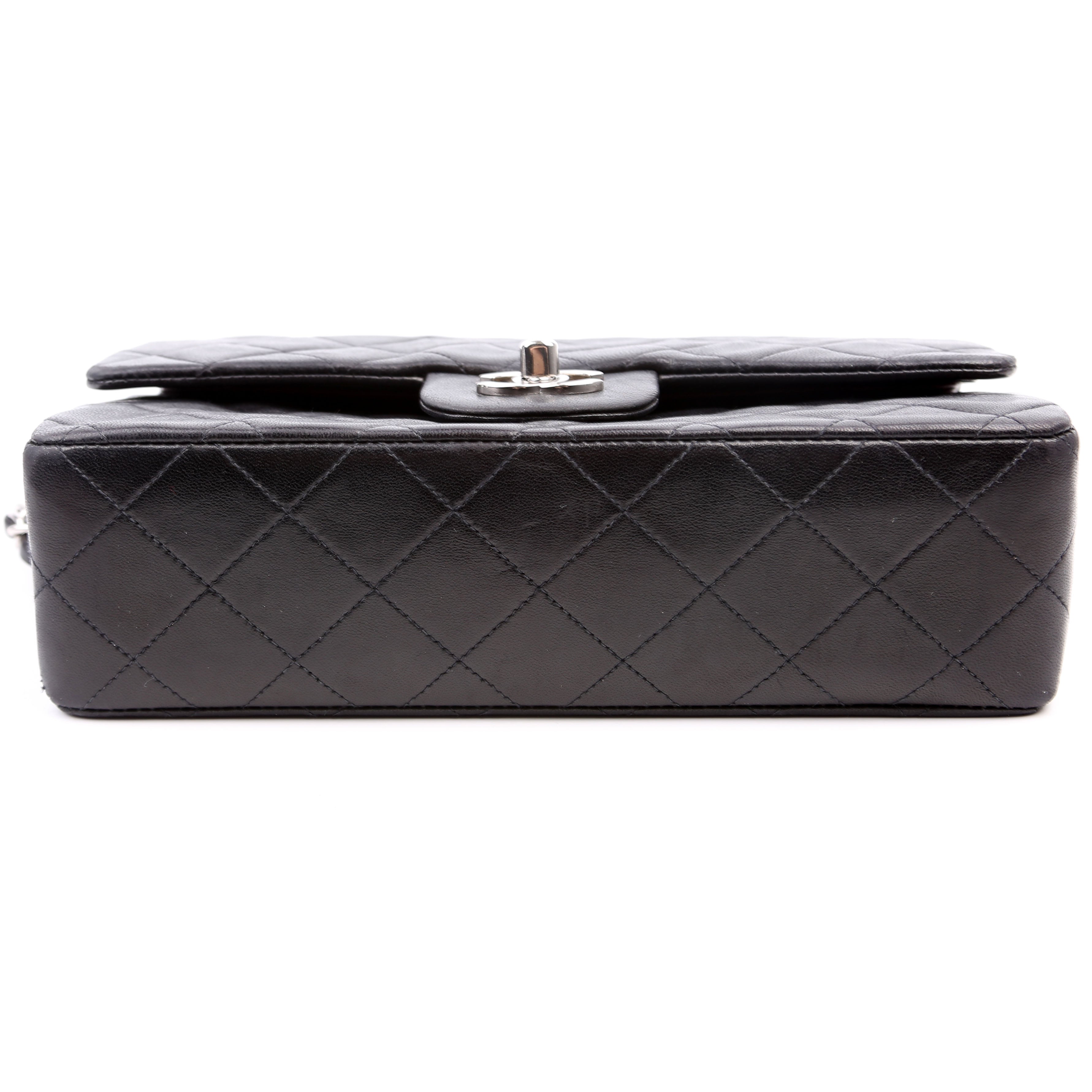Classic Flap Small Lambskin 00-0M Black