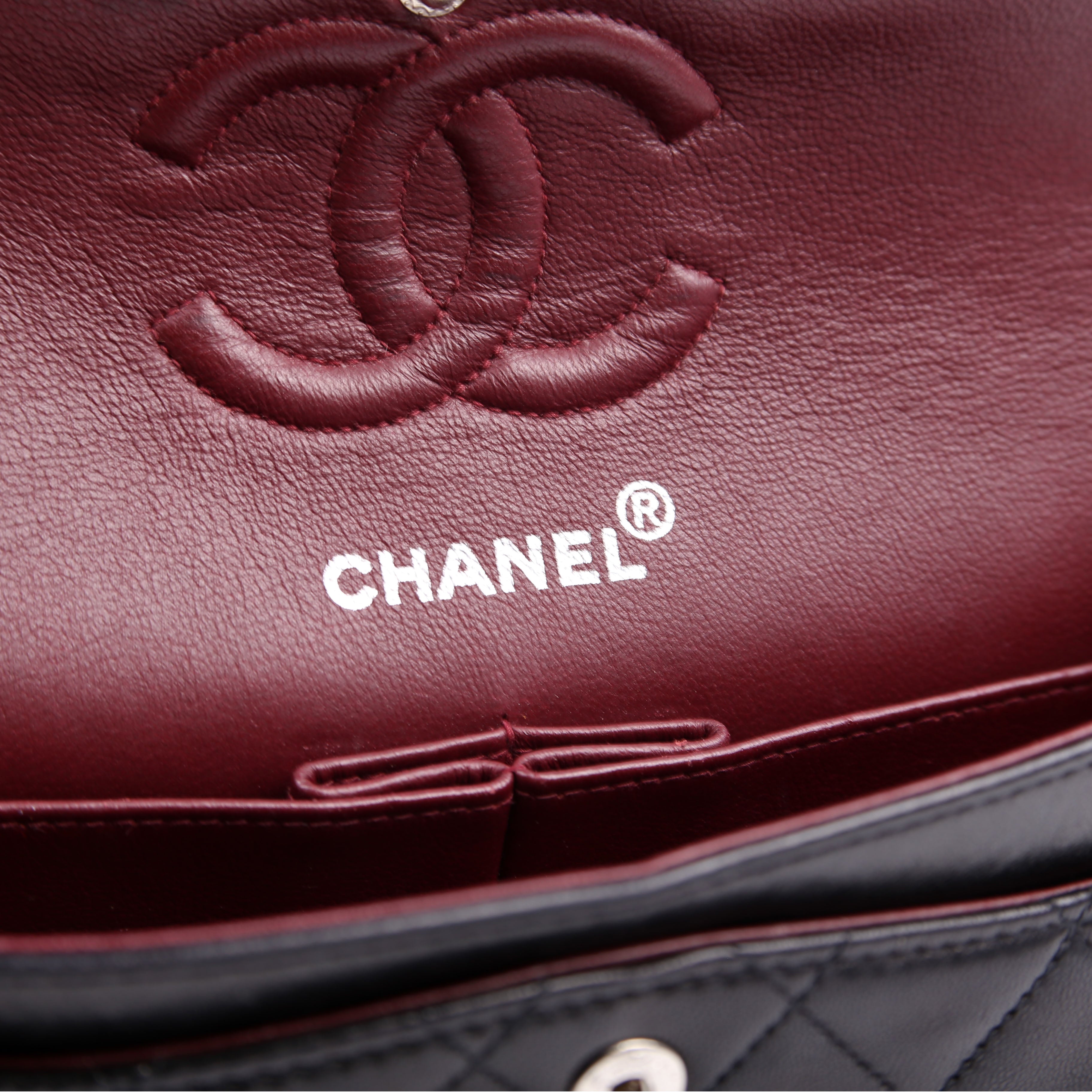 Classic Flap Small Lambskin 00-0M Black