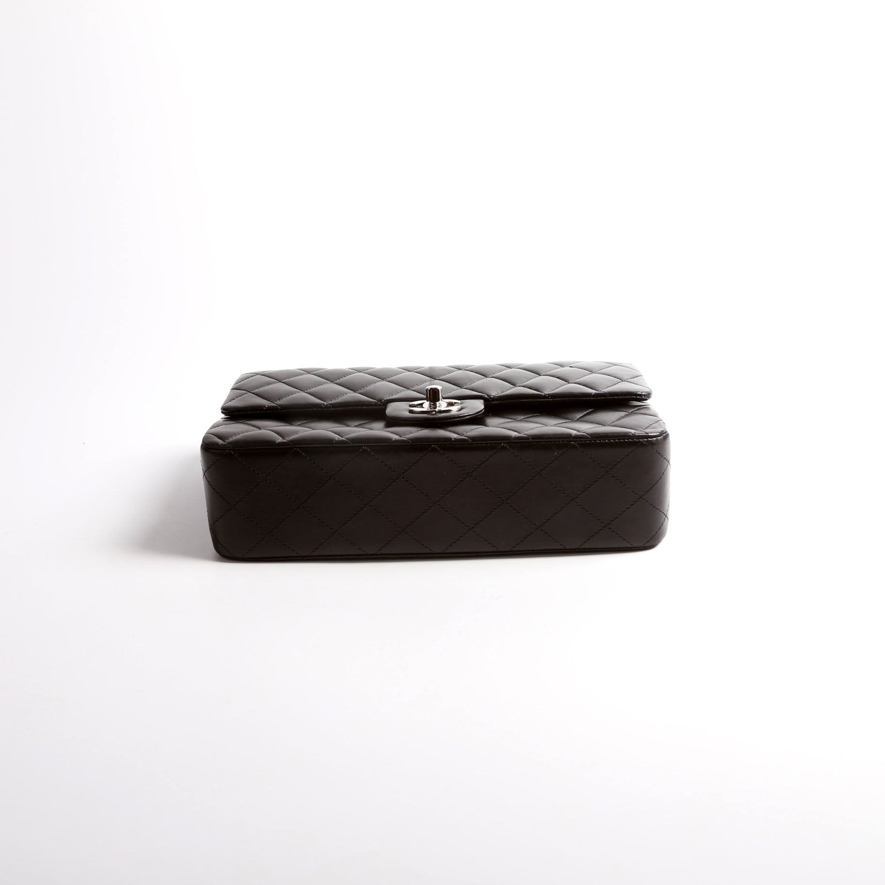 Classic Flap Medium Lambskin 17-20M Black