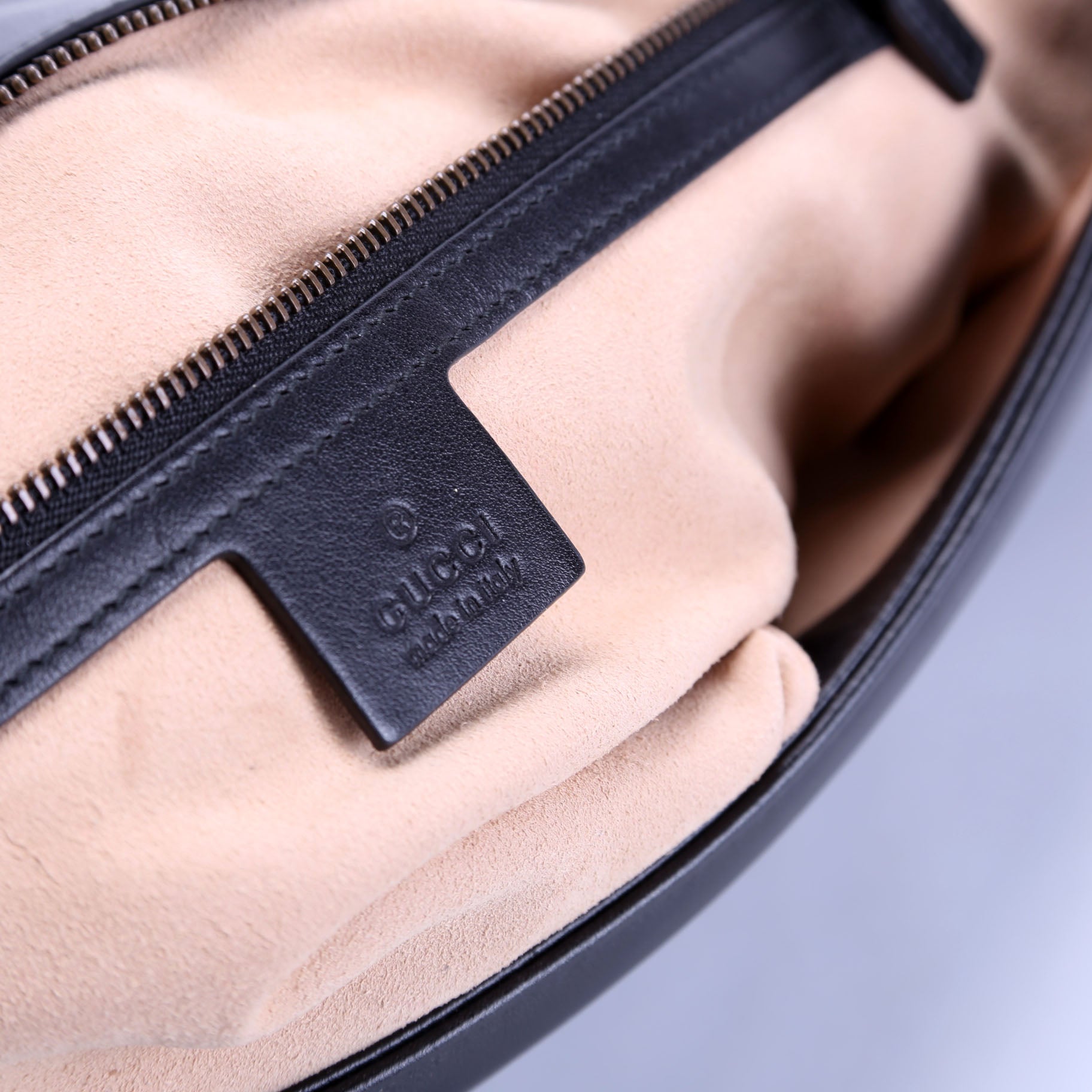 498090 Marmont Large Black