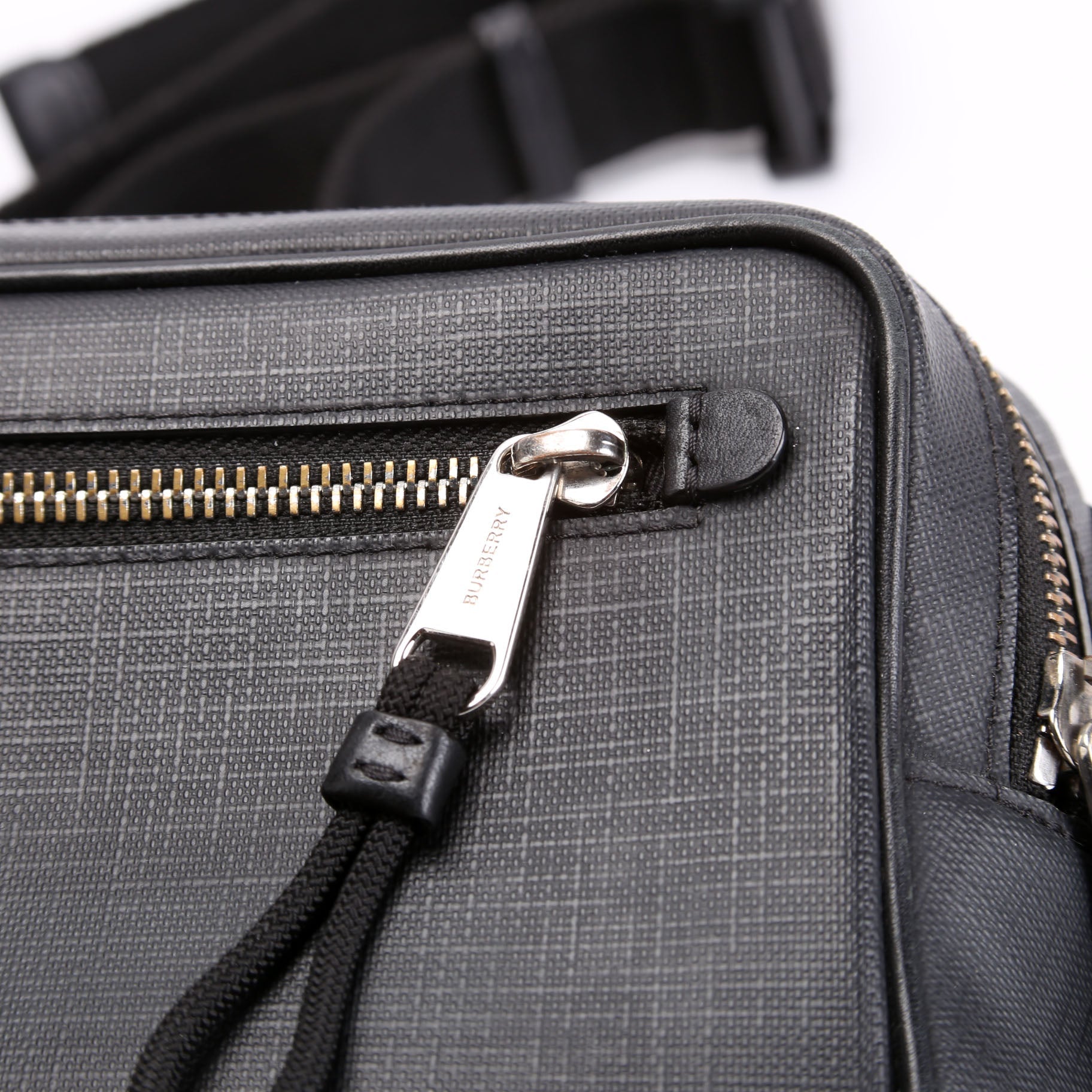 8017717 London Check Bumbag Black