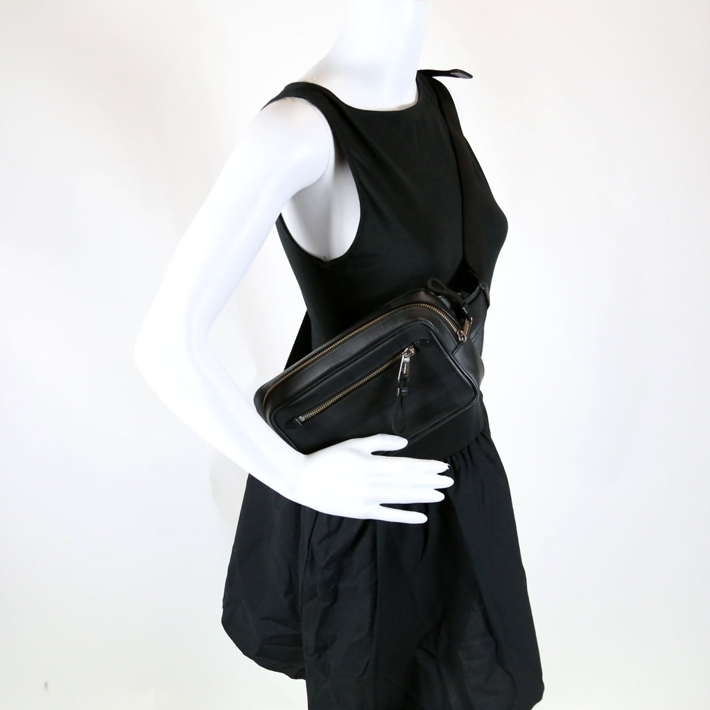 8017717 London Check Bumbag Black