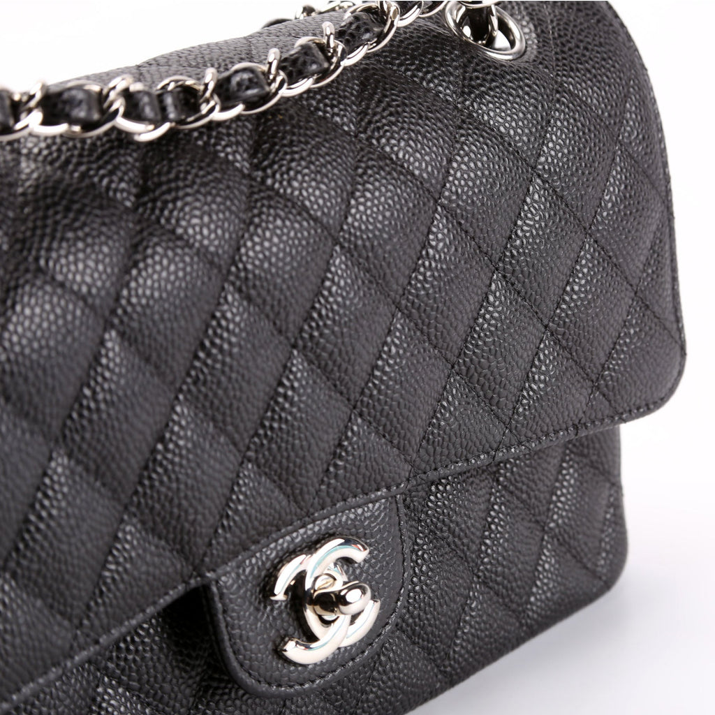 Classic Flap Medium Caviar 28M Black