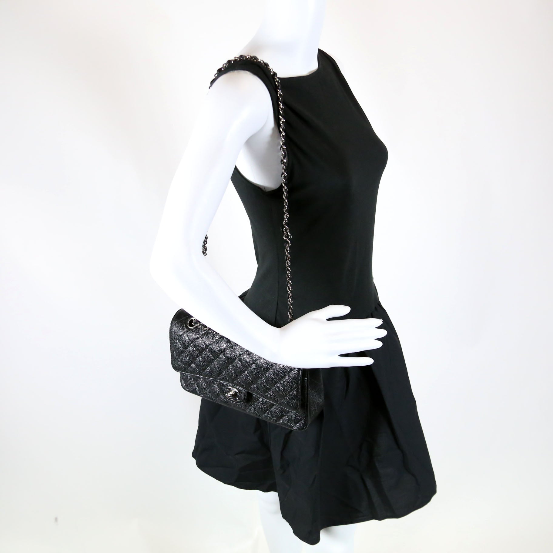 Classic Flap Medium Caviar 28M Black