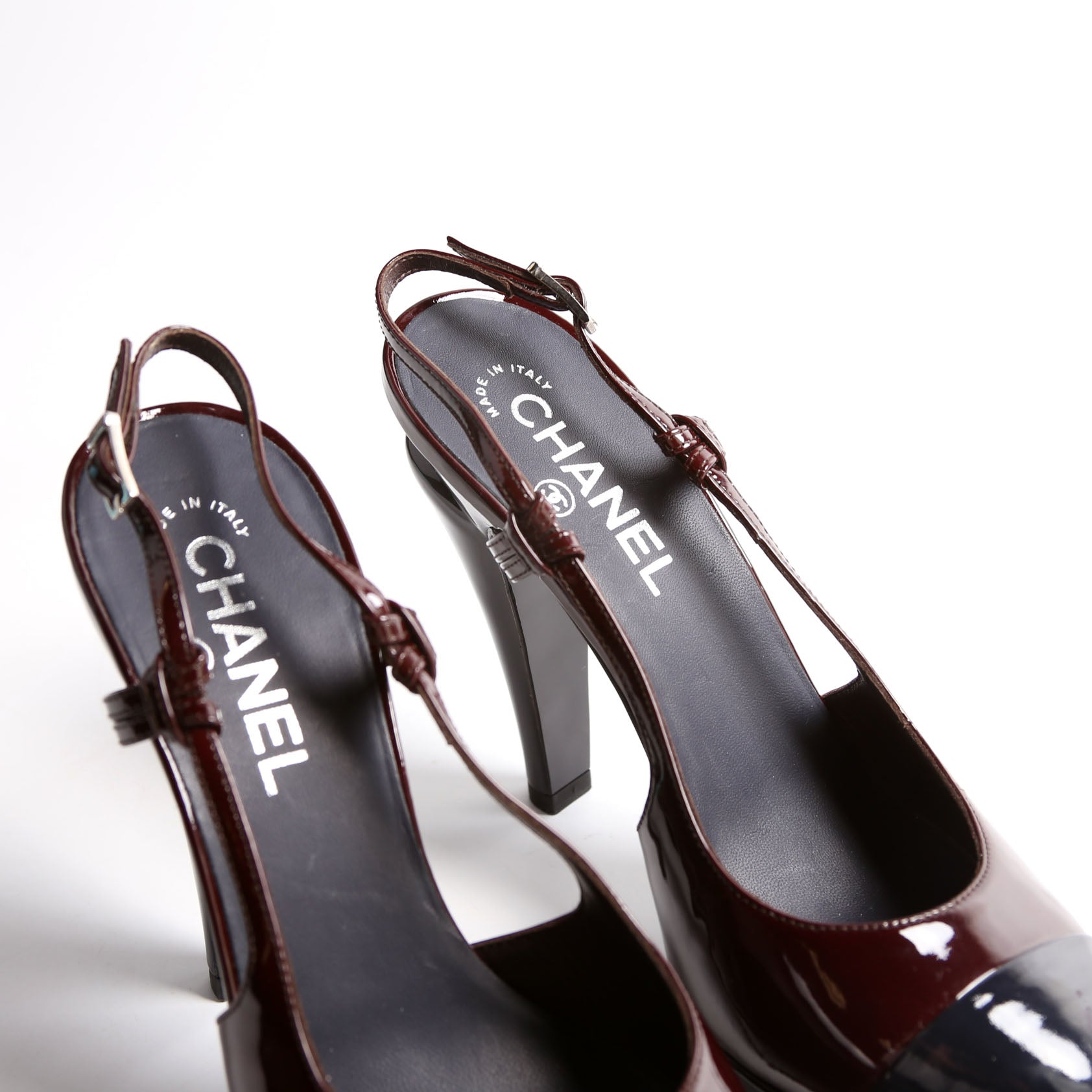 Cap Toe Patent Slingback Pumps Size 39 Navy/Burgundy