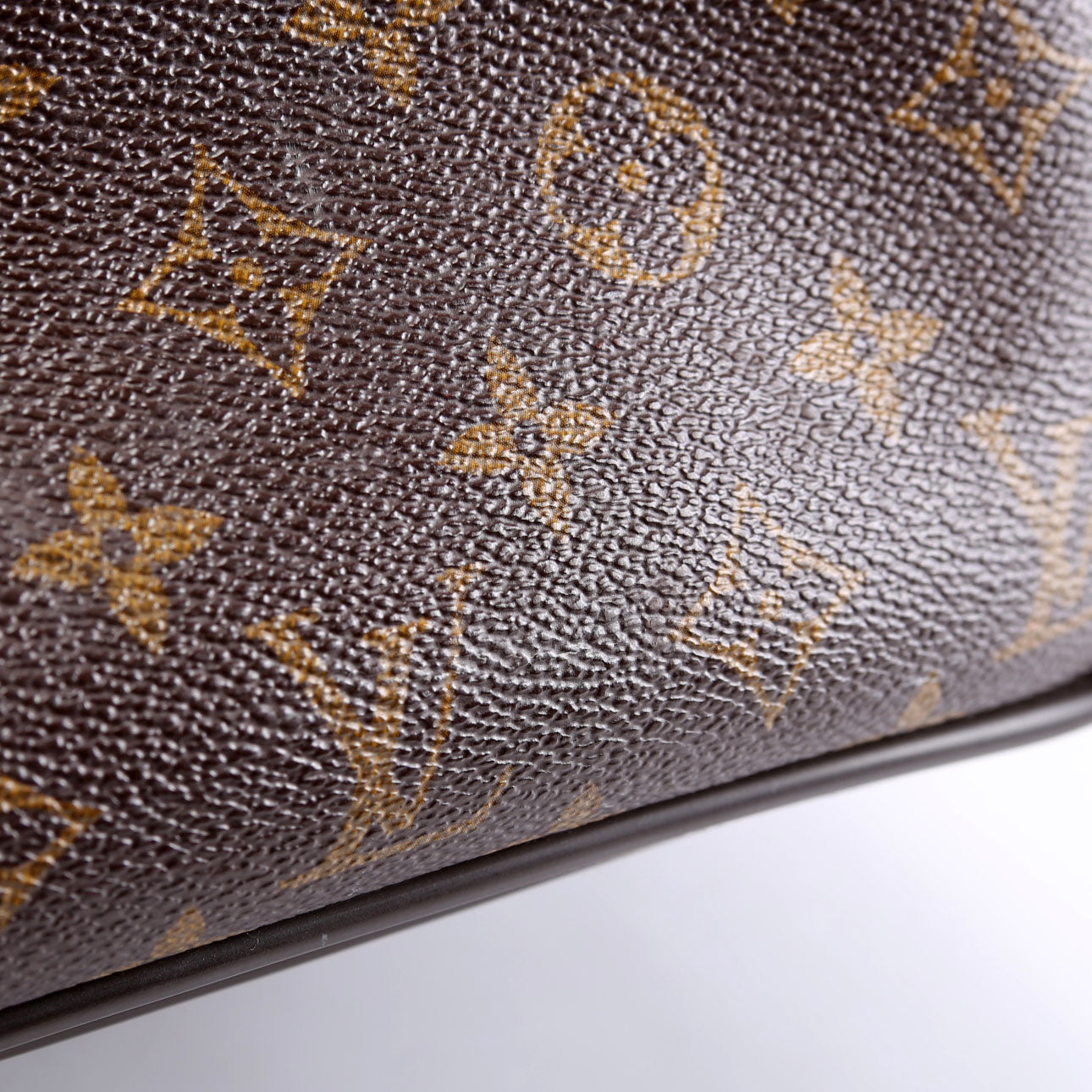 Icare Messenger Bag Monogram