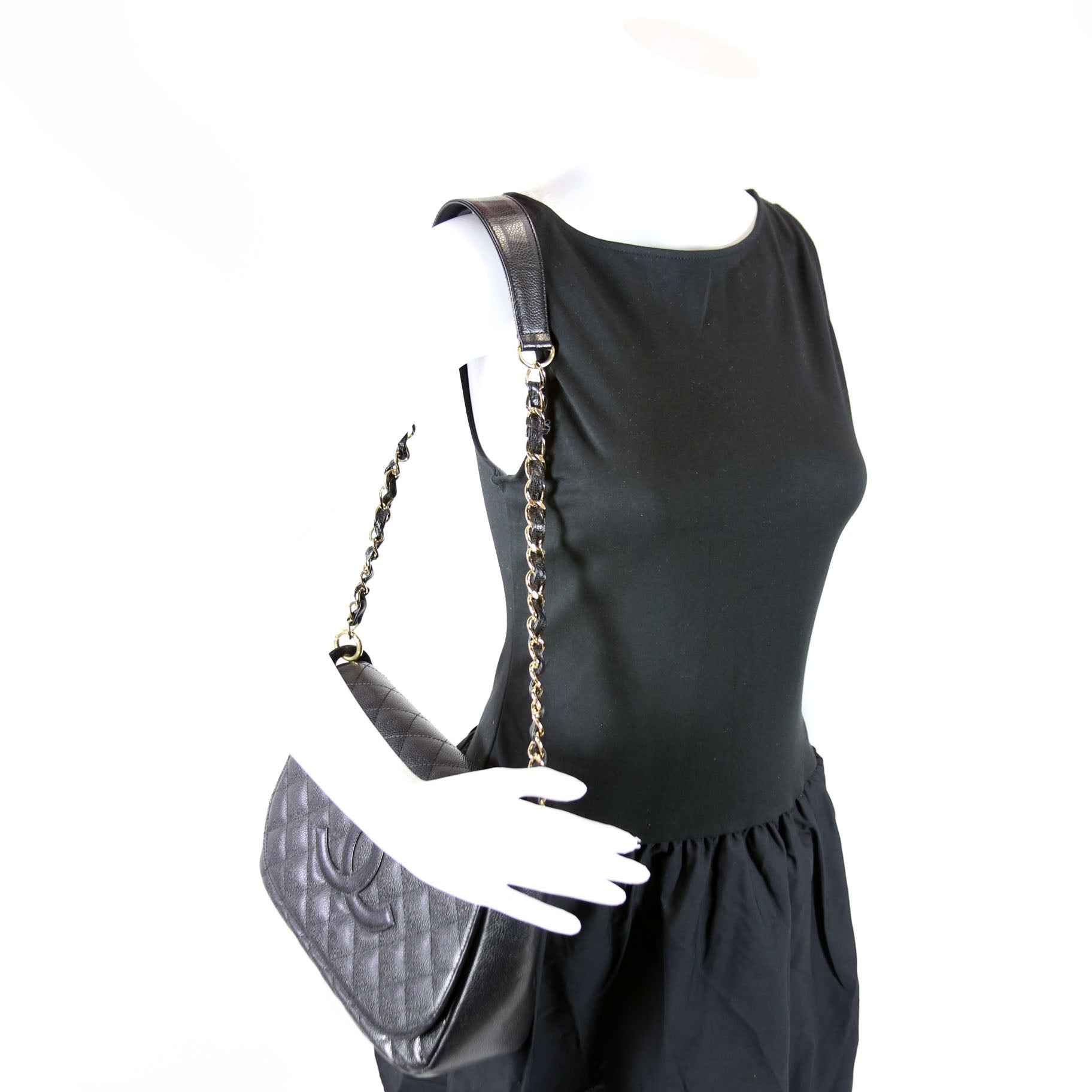 Timeless CC Medium Chain Flap Quilted Caviar 8M Black