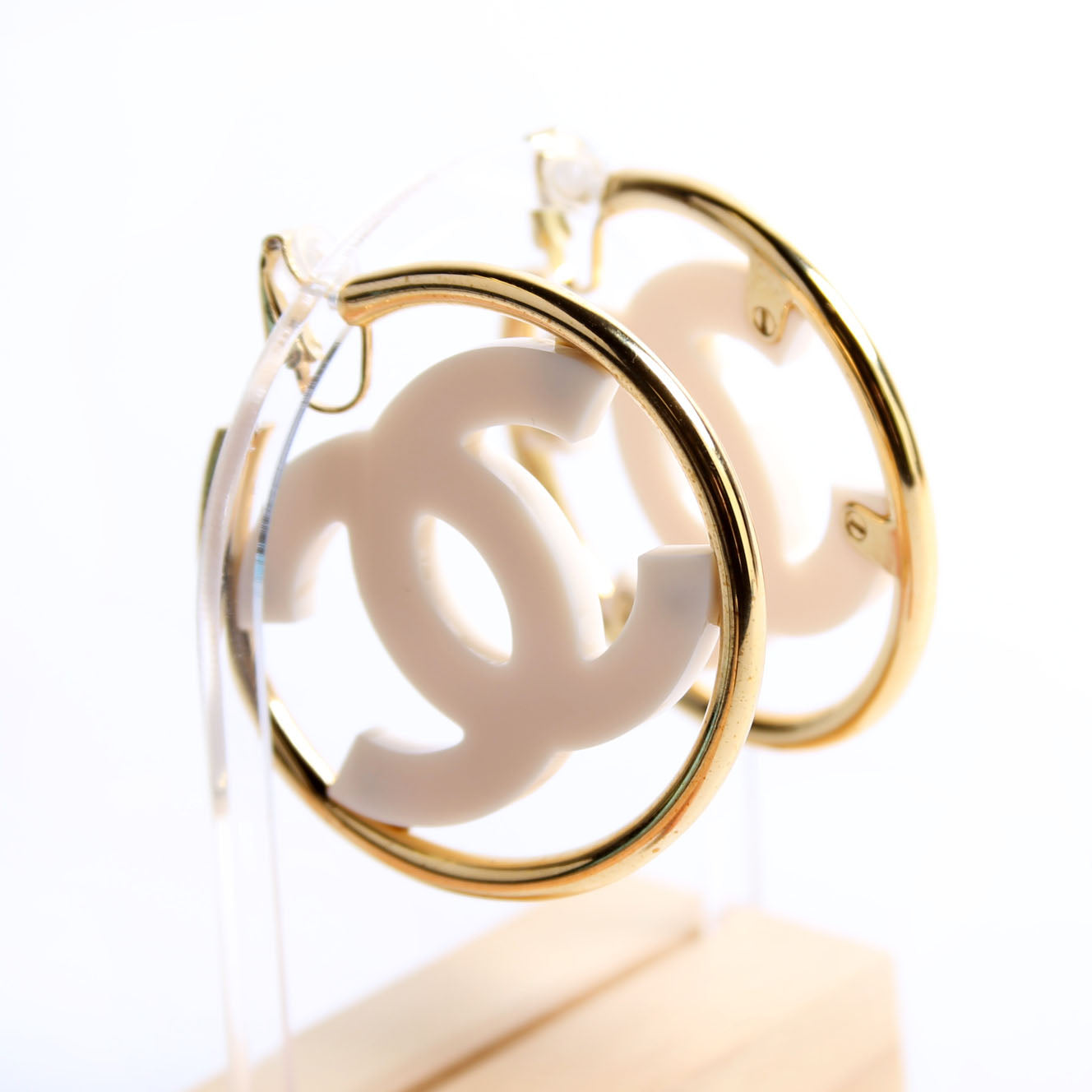 CC Enamel Metal Hoop Clip On Earrings Gold/Ivory