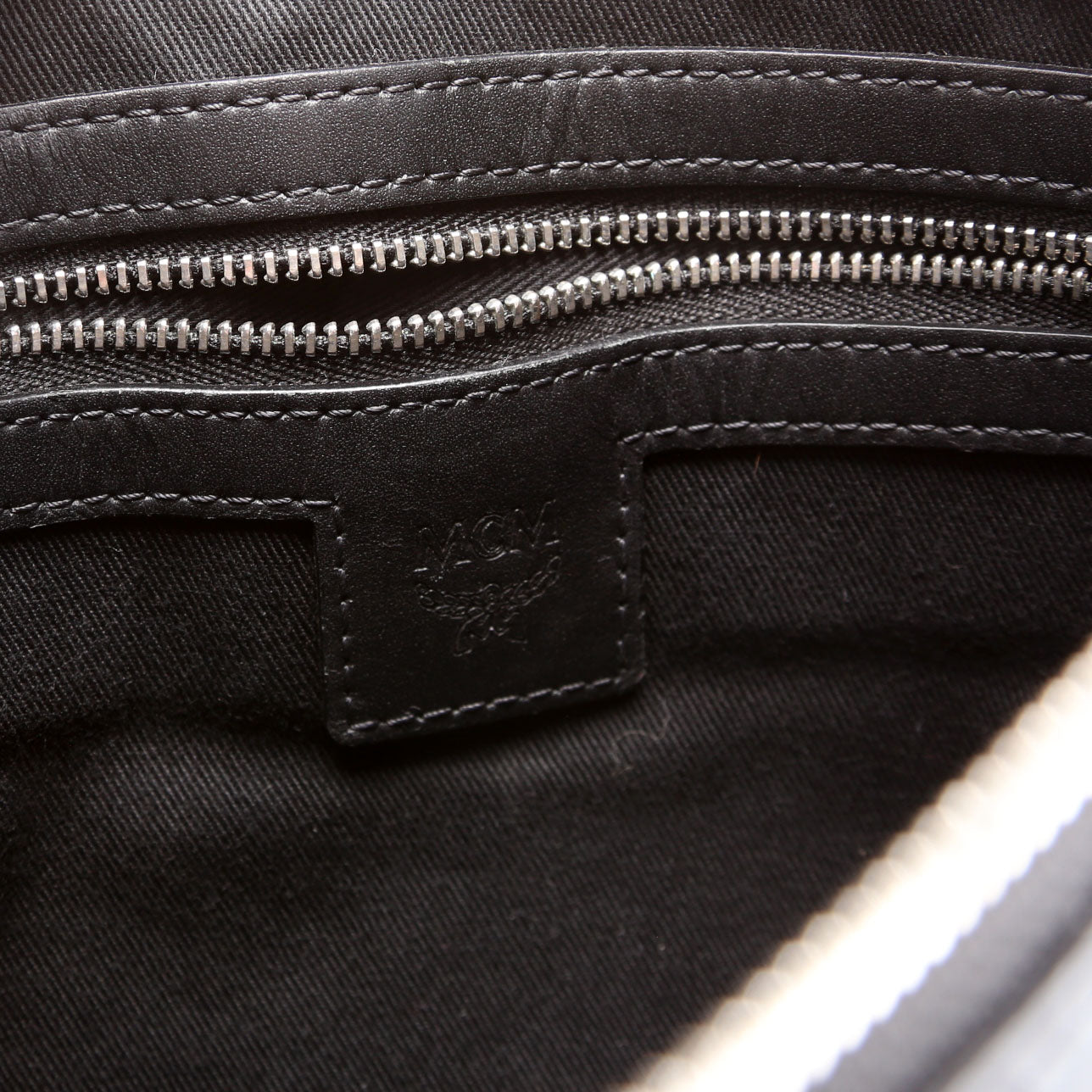 Visetos Pouch Crossbody Black