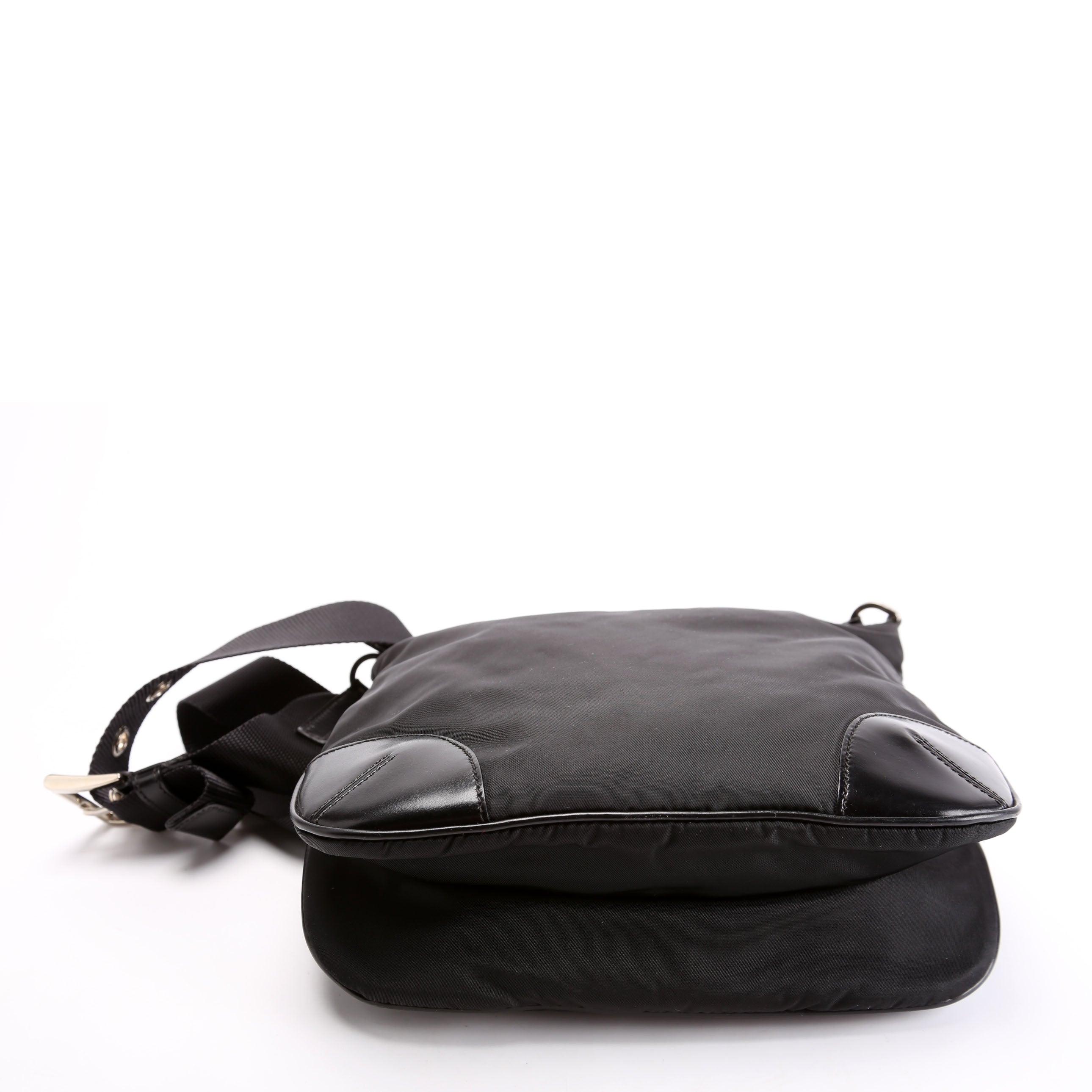 BT0326 Nylon Shoulder Bag Vintage Black