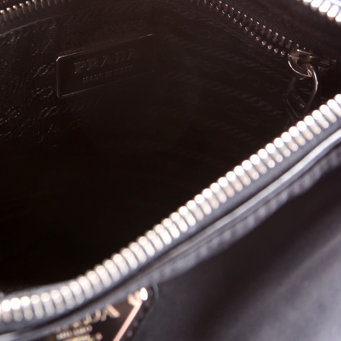 BT0326 Nylon Shoulder Bag Vintage Black