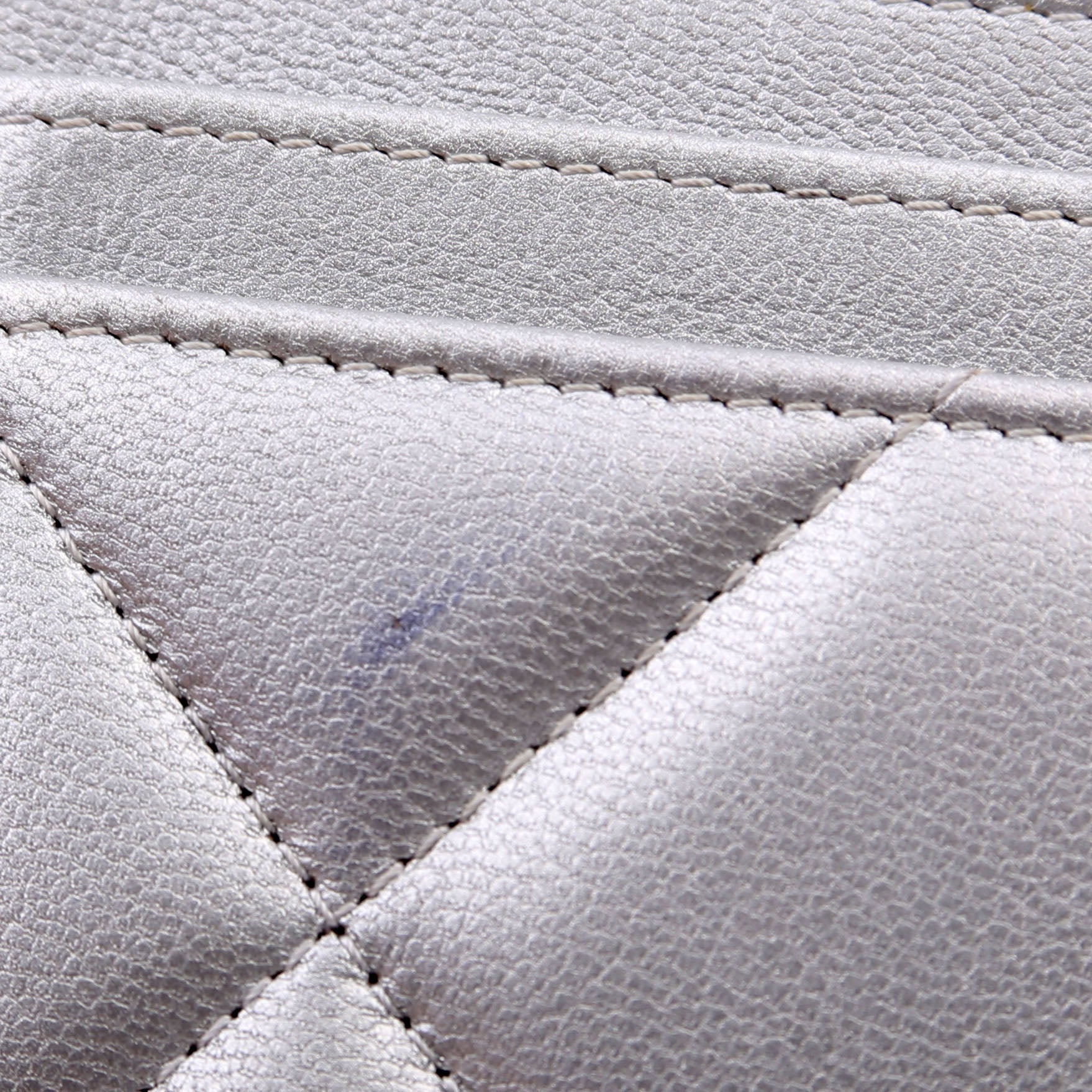 Quilted Lambskin 19 Card Holder Silver