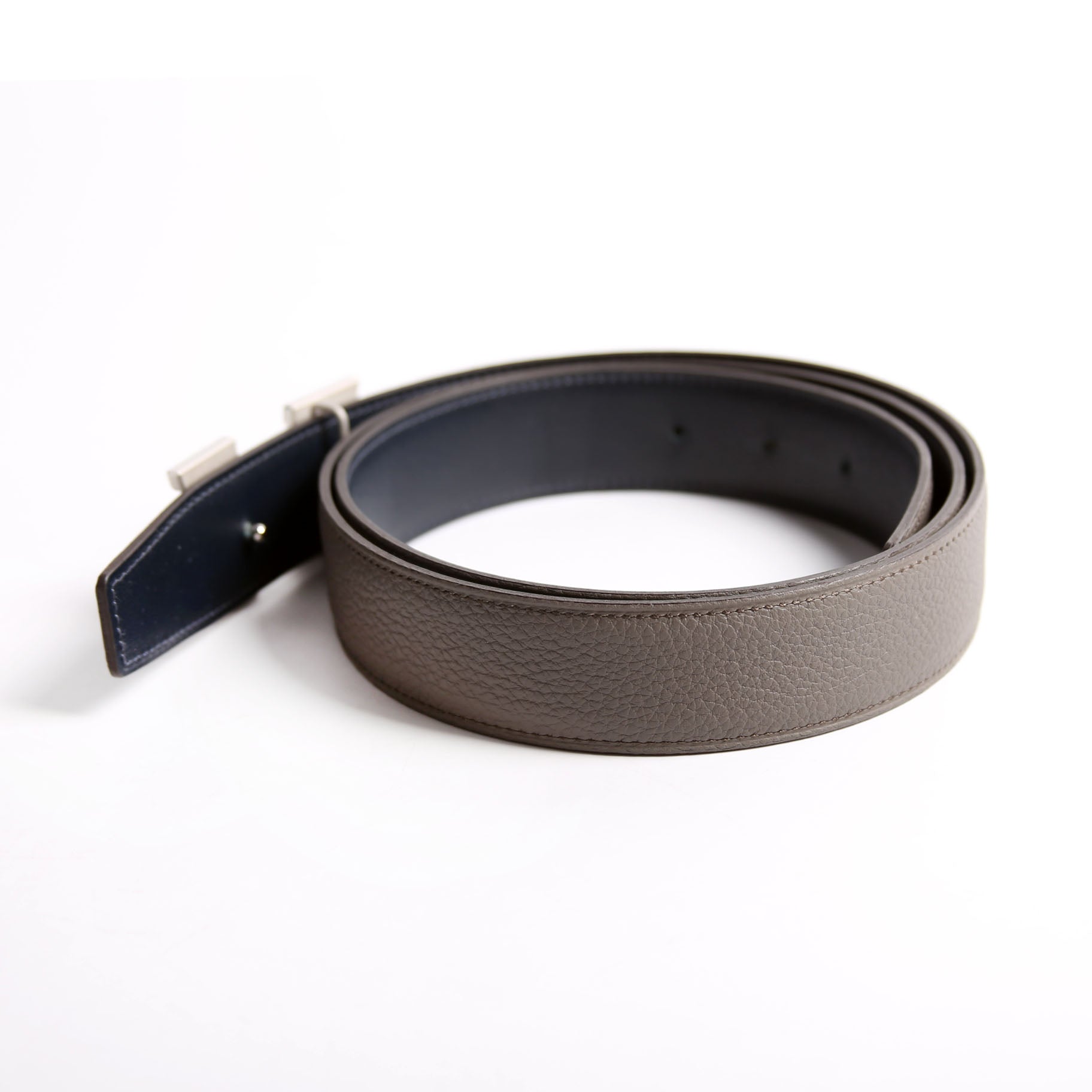 H Buckle 32MM Reversible Leather Belt Size 105 Grey/Navy
