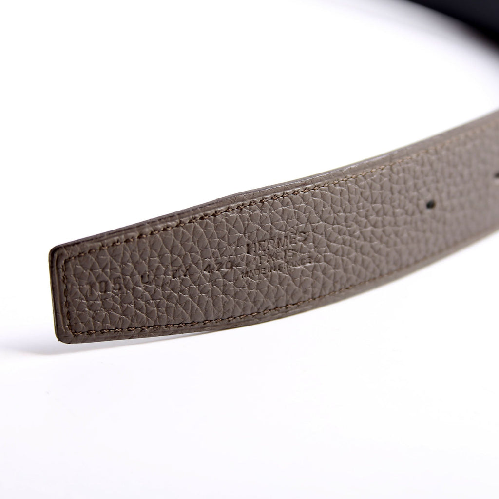 H Buckle 32MM Reversible Leather Belt Size 105 Grey/Navy