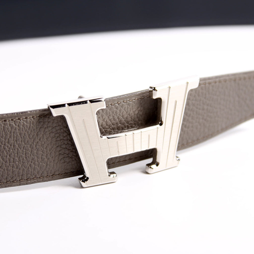 H Buckle 32MM Reversible Leather Belt Size 105 Grey/Navy