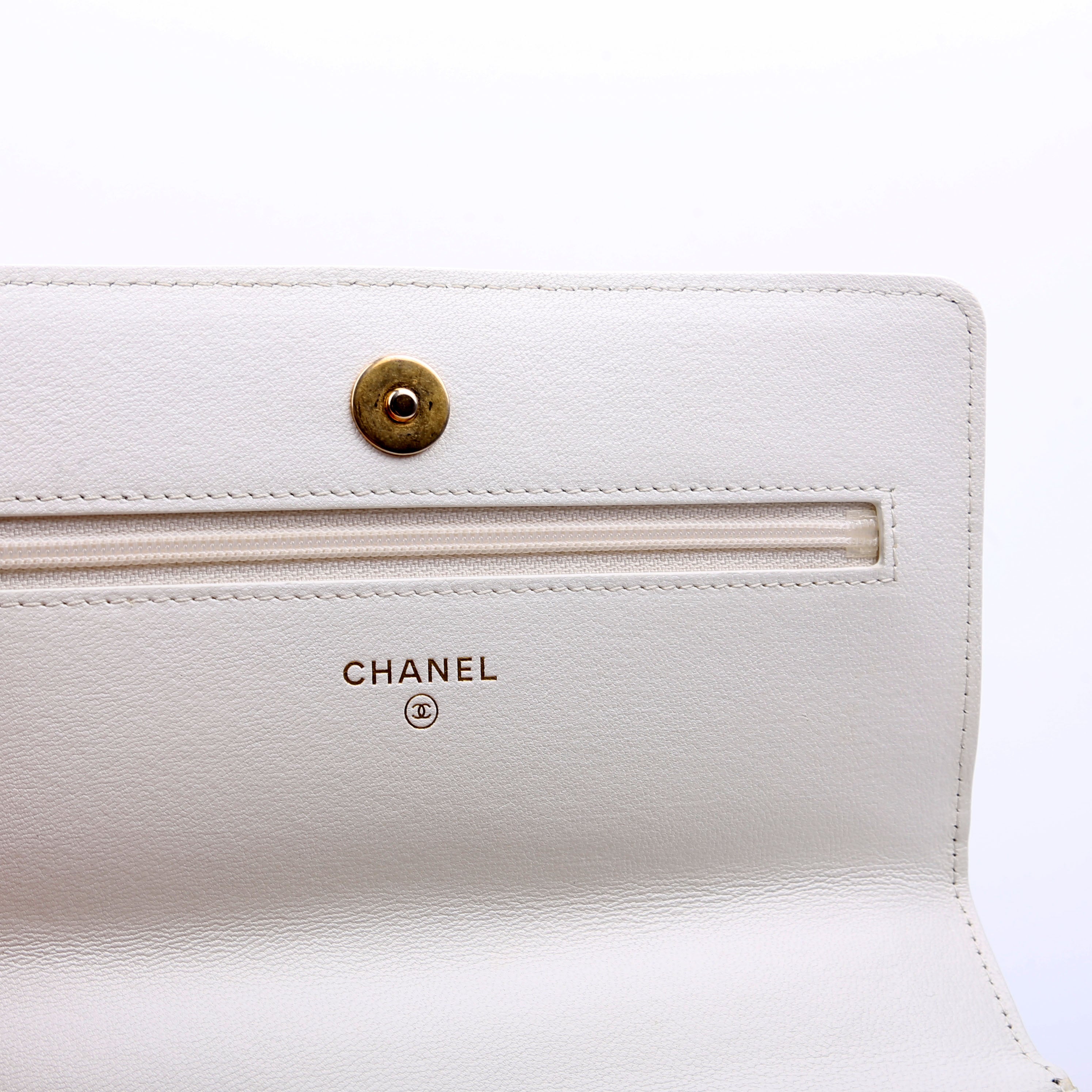 Chanel 19 WOC Quilted Lambskin 30M White