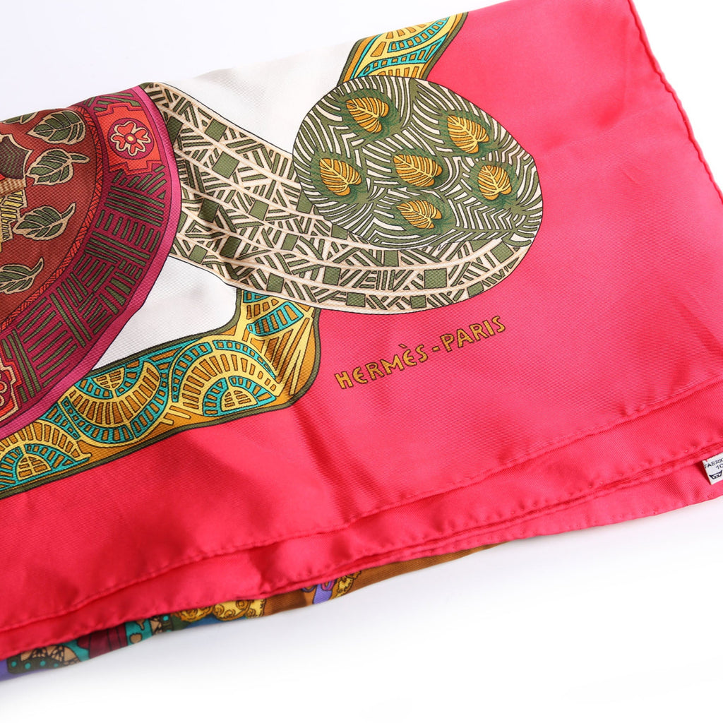 Art Des Steppes 90 Silk Scarf Red/Multicolor