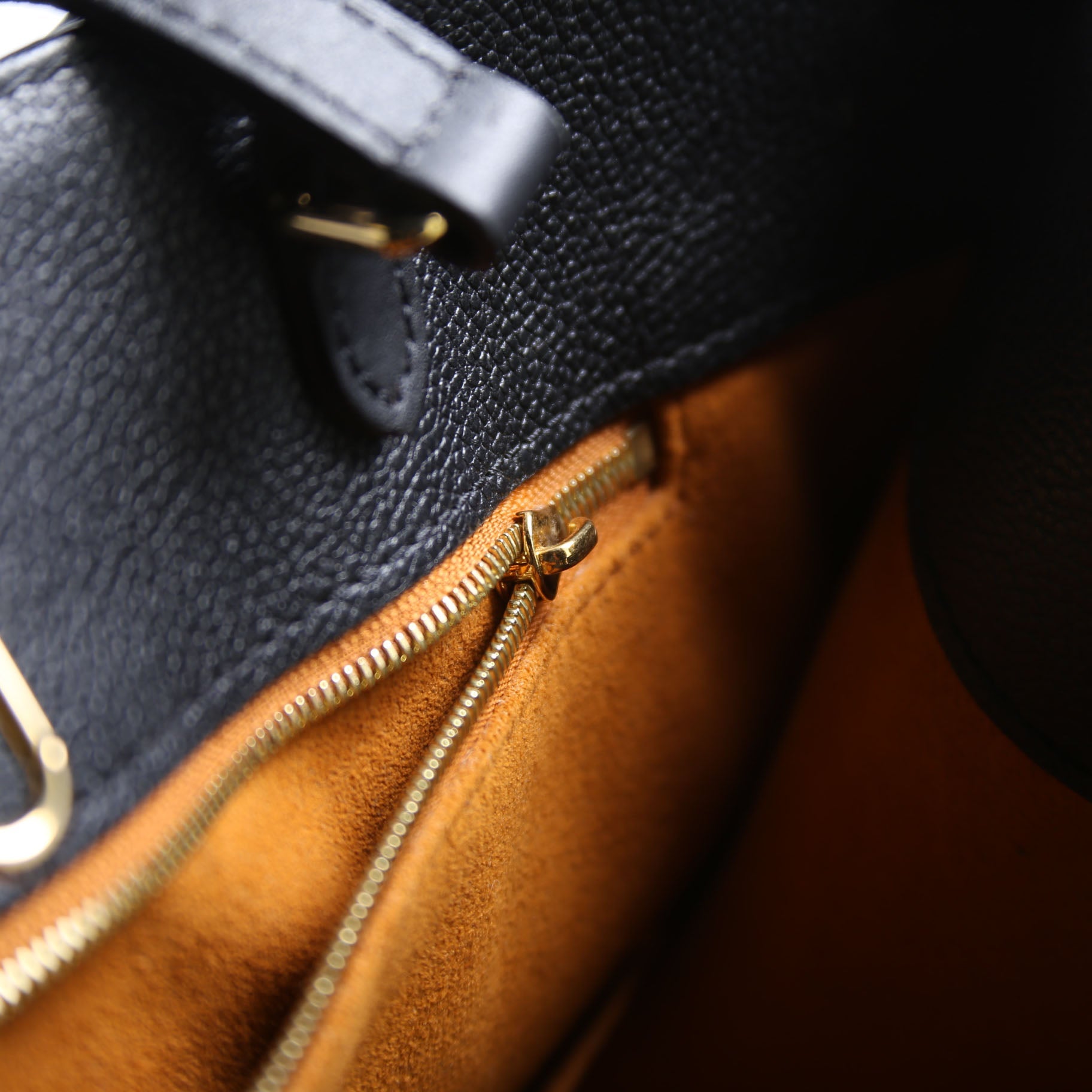 ONTHEGO MM Empreinte Black