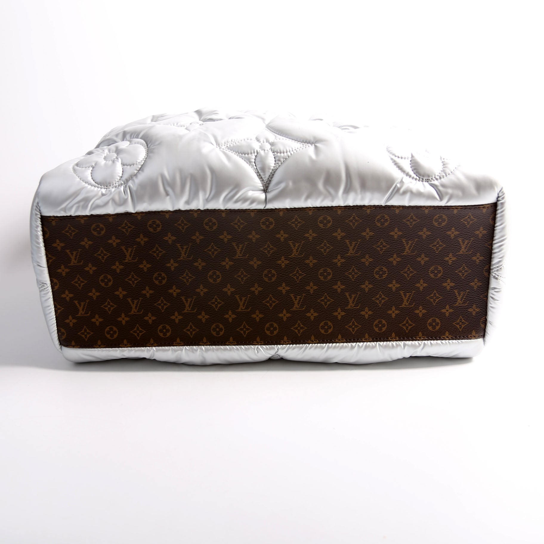 ONTHEGO GM Econyl Pillow Monogram